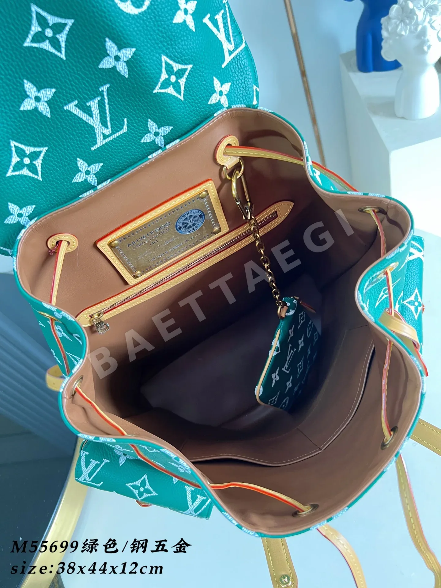 루이비통 크리스토퍼 미디엄 모노그램 백팩 M55699 상세 이미지 11