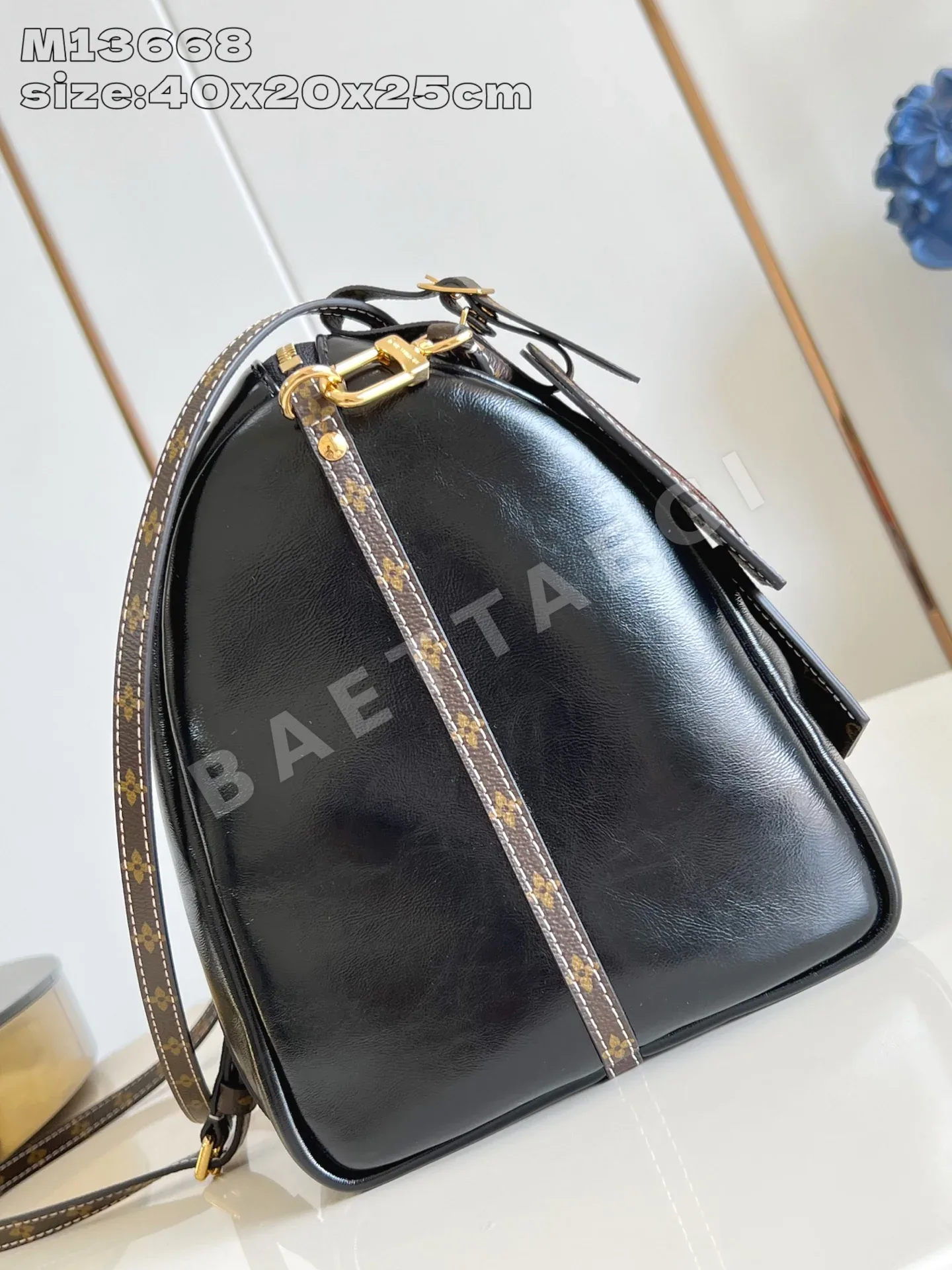 루이비통 M13668 블랙 키폴 핸드백 상세 이미지 5