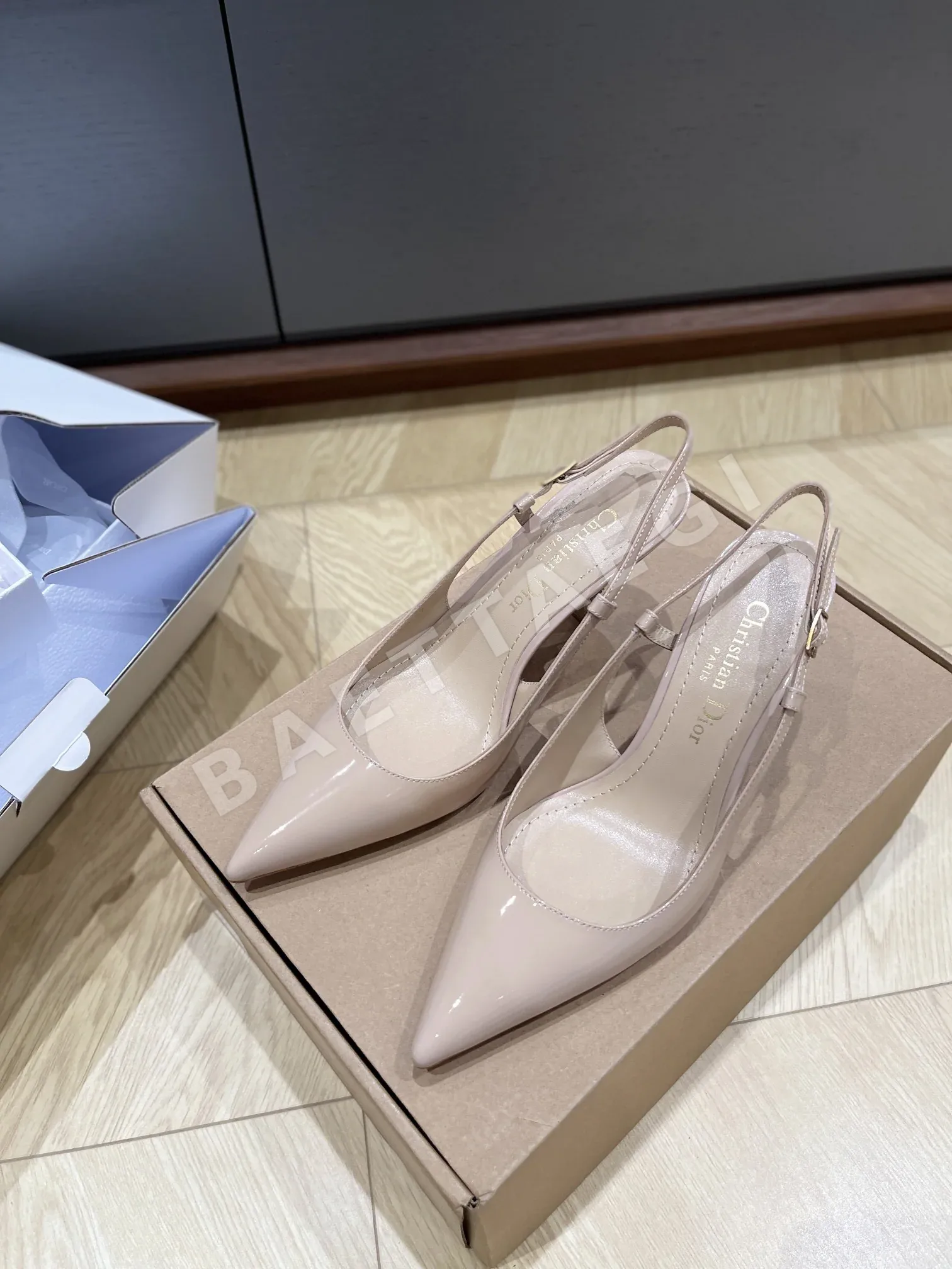 디올 펄 힐 신발 8621