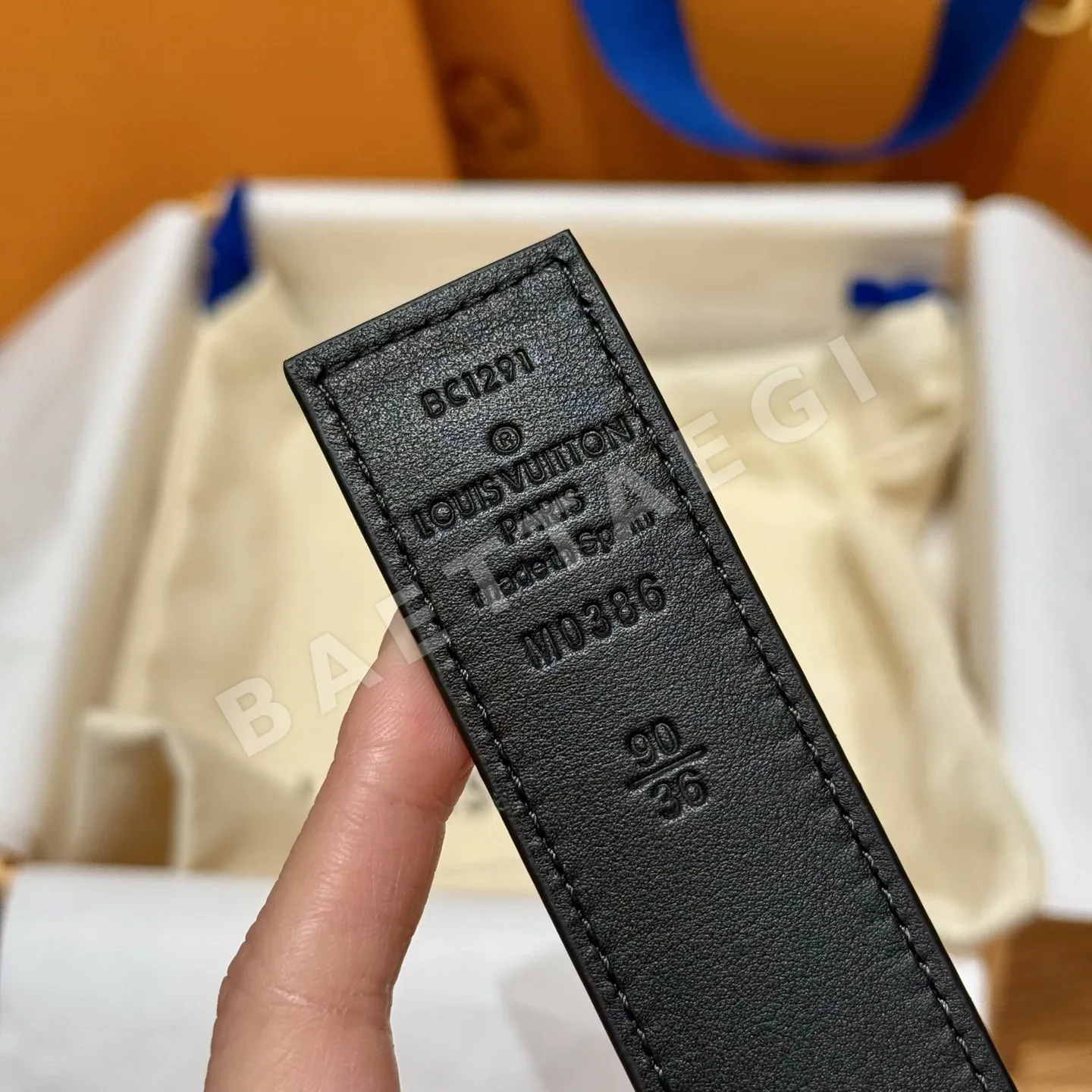 루이비통 모노그램 가죽 양면 벨트 상세 이미지 9