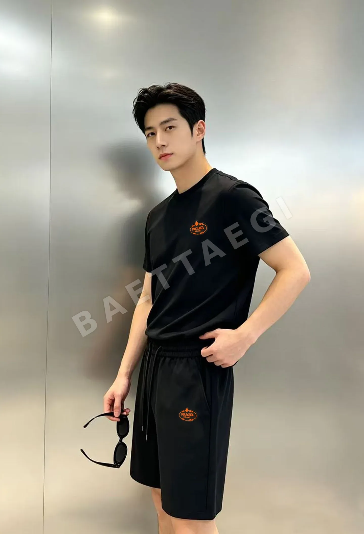 프라다 남성 반팔 티셔츠 상세 이미지 1