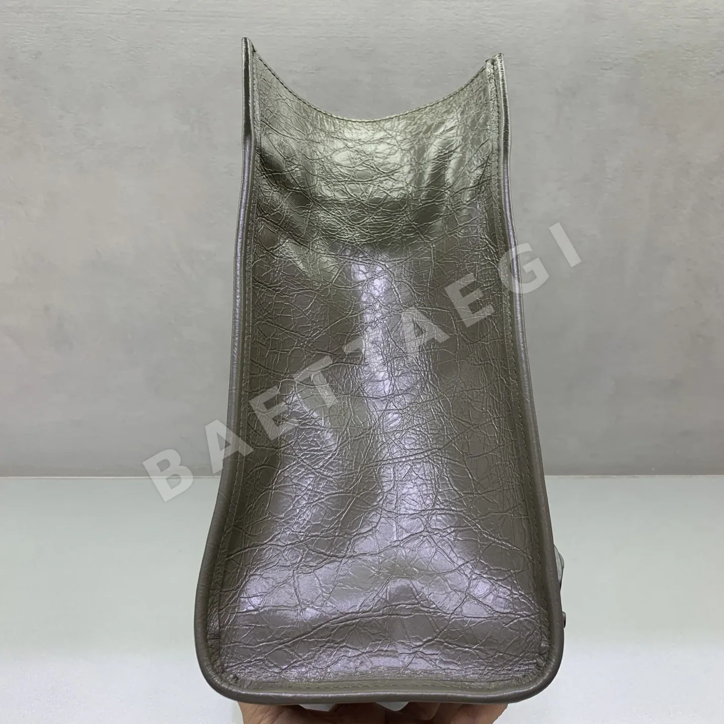 발렌시아가 르 시티 버티컬 토트백 상세 이미지 3