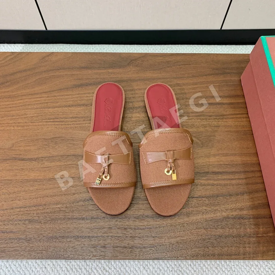로로피아나 컬러 블록 린넨 가죽 샌들 147238