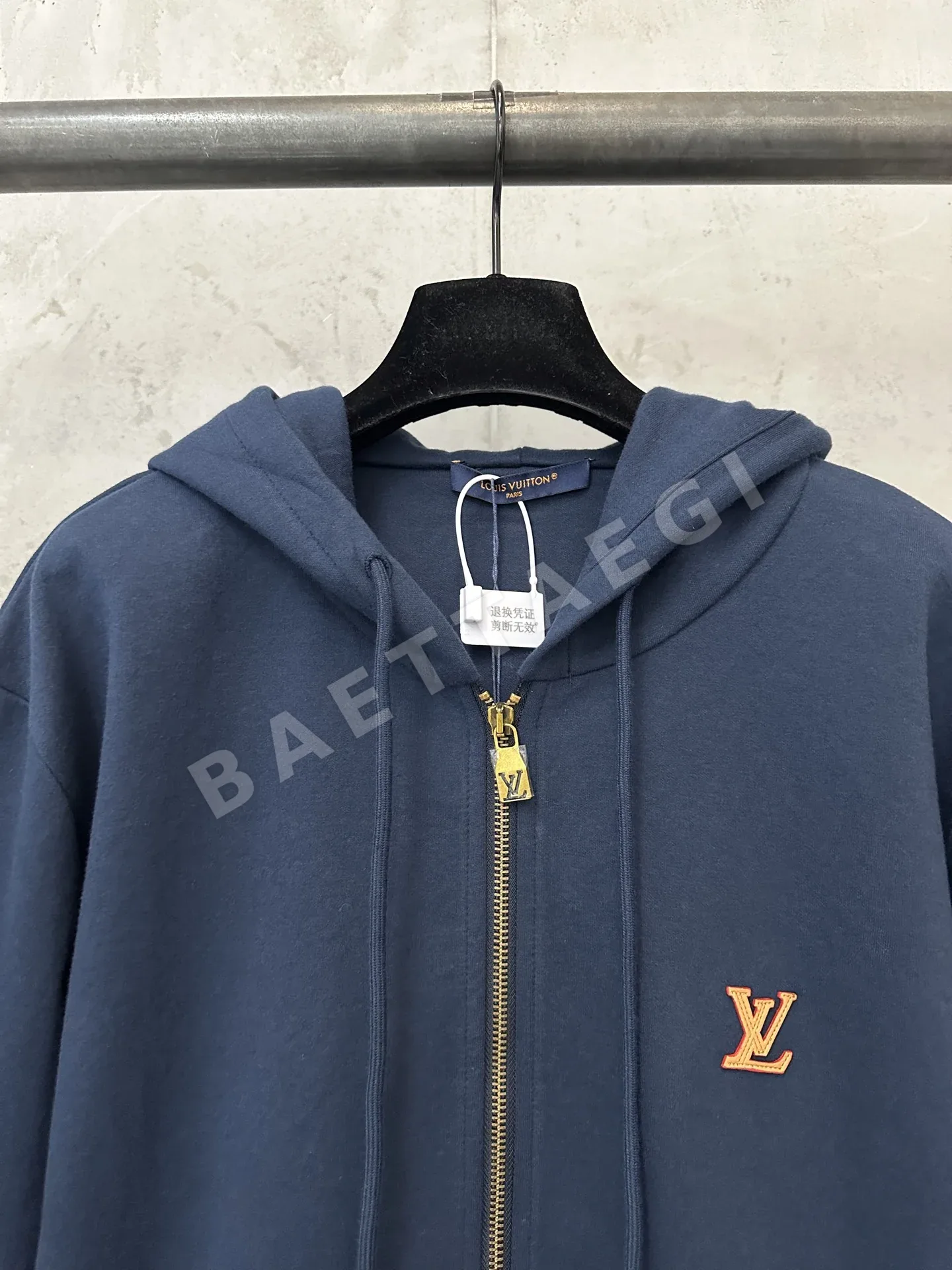 루이비통 LV 로고 집업 파커 남성 자켓 상세 이미지 5
