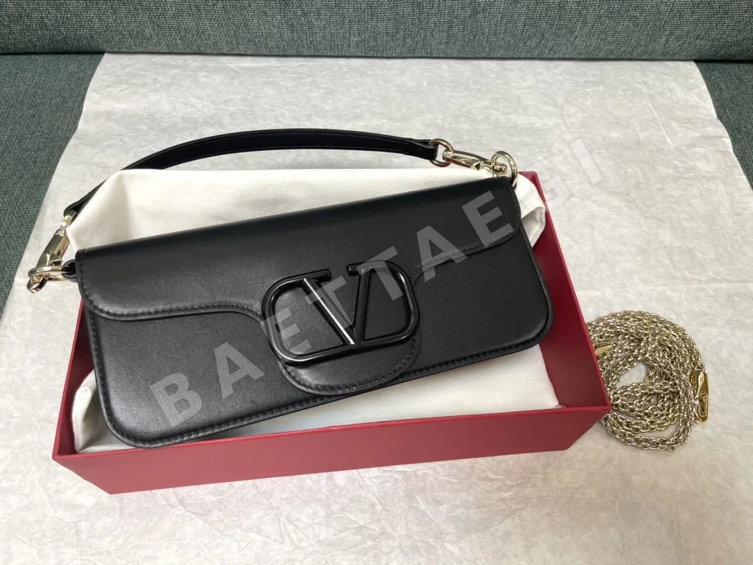 발렌티노 V로고 카프스킨 핸드백 43884