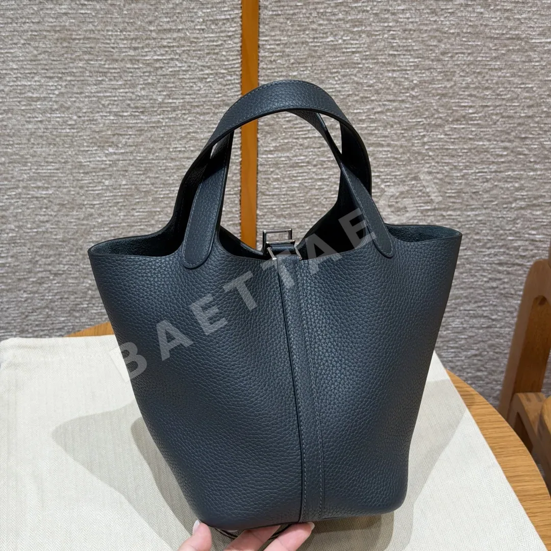 에르메스 피코탄 락 크레망스 가죽 가방 상세 이미지 2