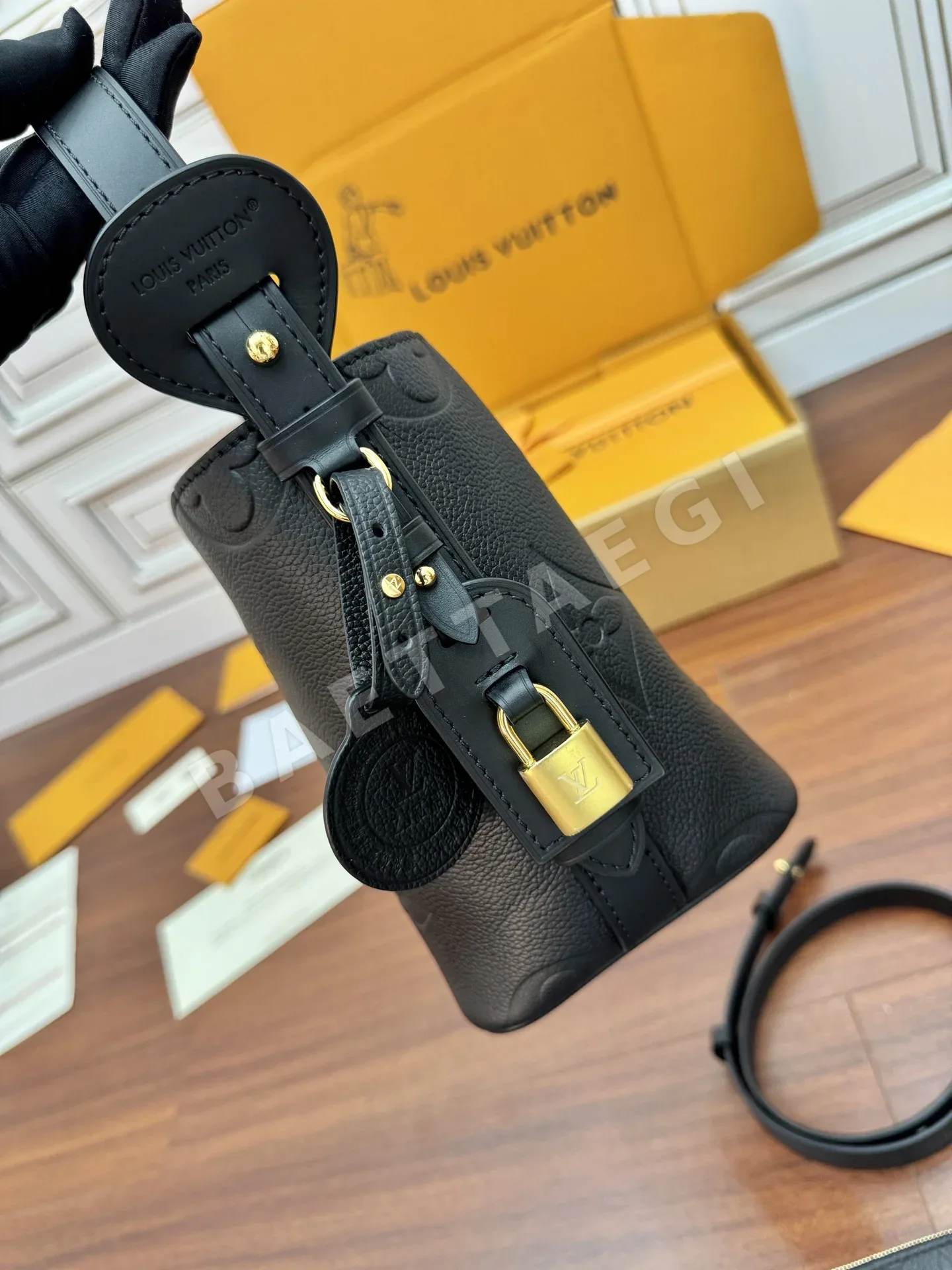 루이비통 M13480 가방 상세 이미지 7
