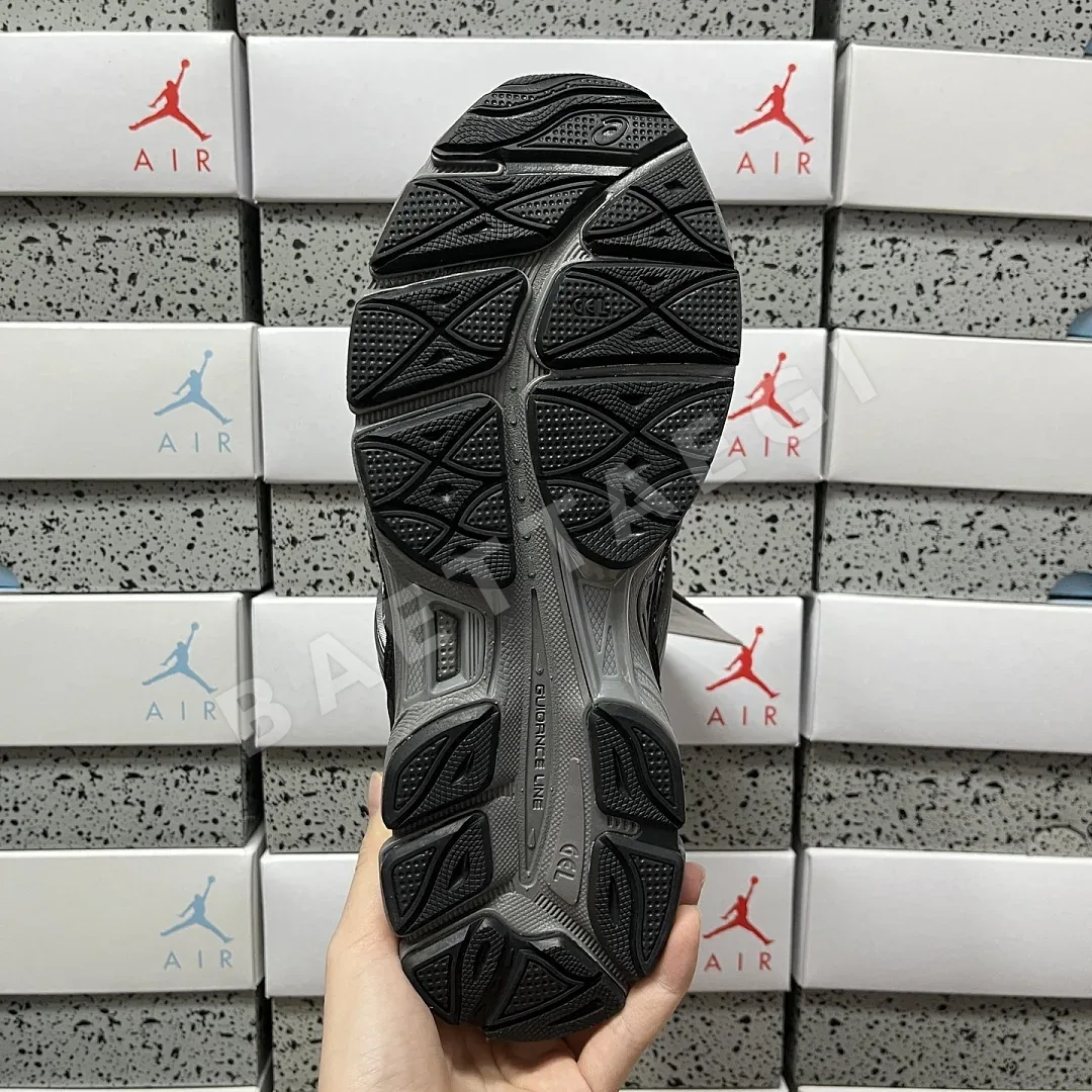 아식스 [GX] 젤 NYC 유틸리티 1203A558-001 200538 Asics Gel-NYC Utility Black Carbon 상세 이미지 8