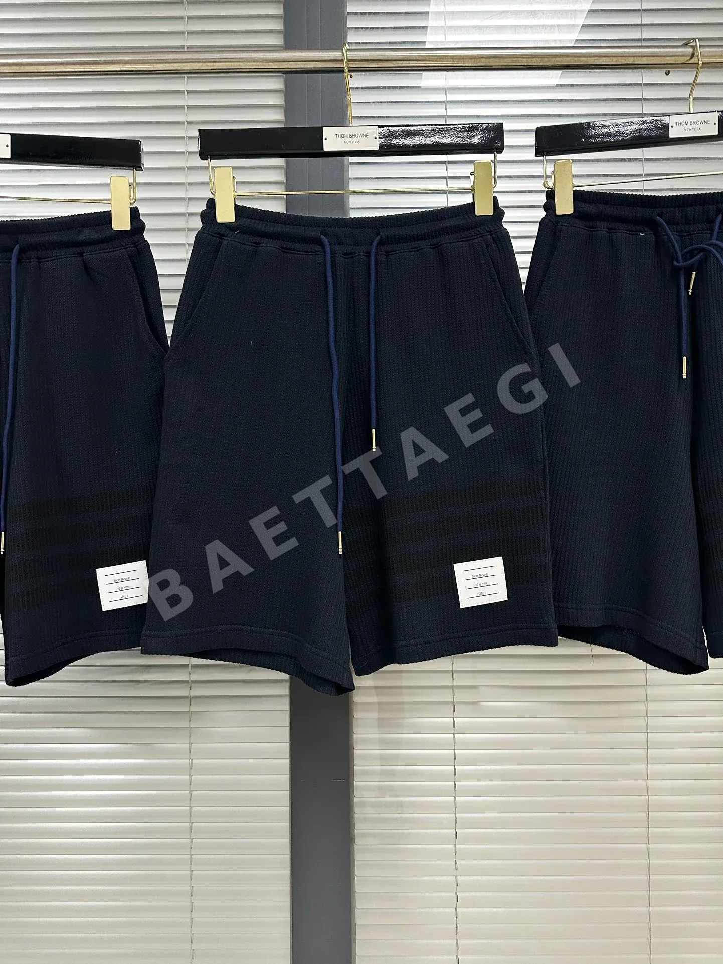 톰브라운 남성 니트 레플리카 46762 Thom Browne Shorts 상세 이미지 3
