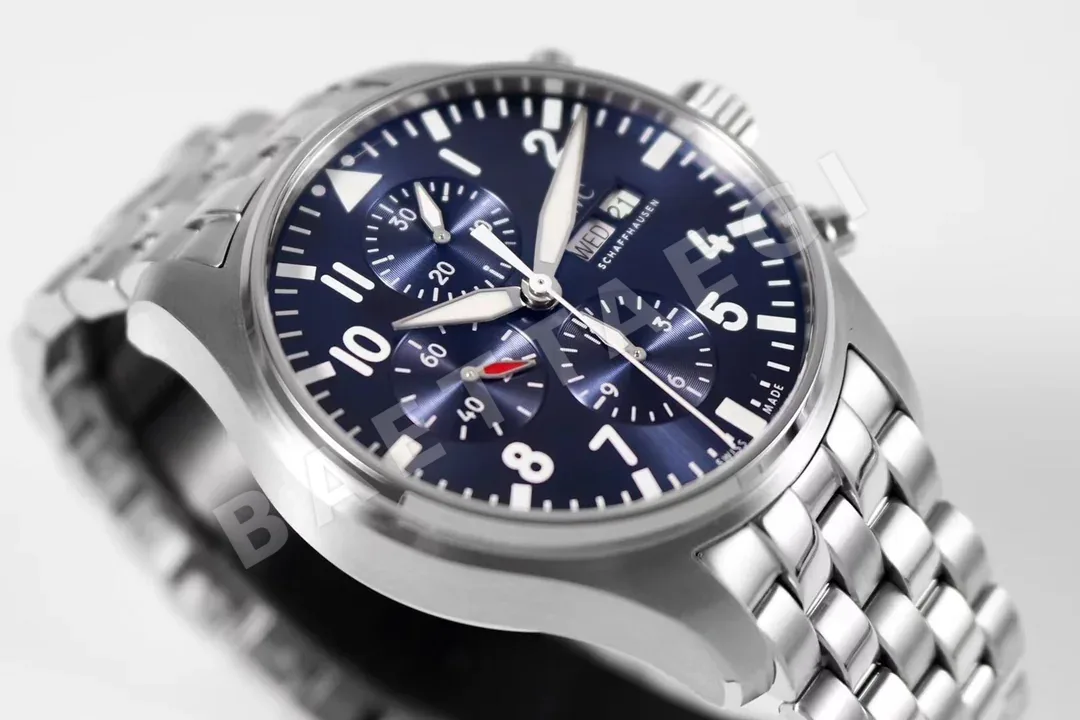 IWC 파일럿 크로노그래프 시계 상세 이미지 4