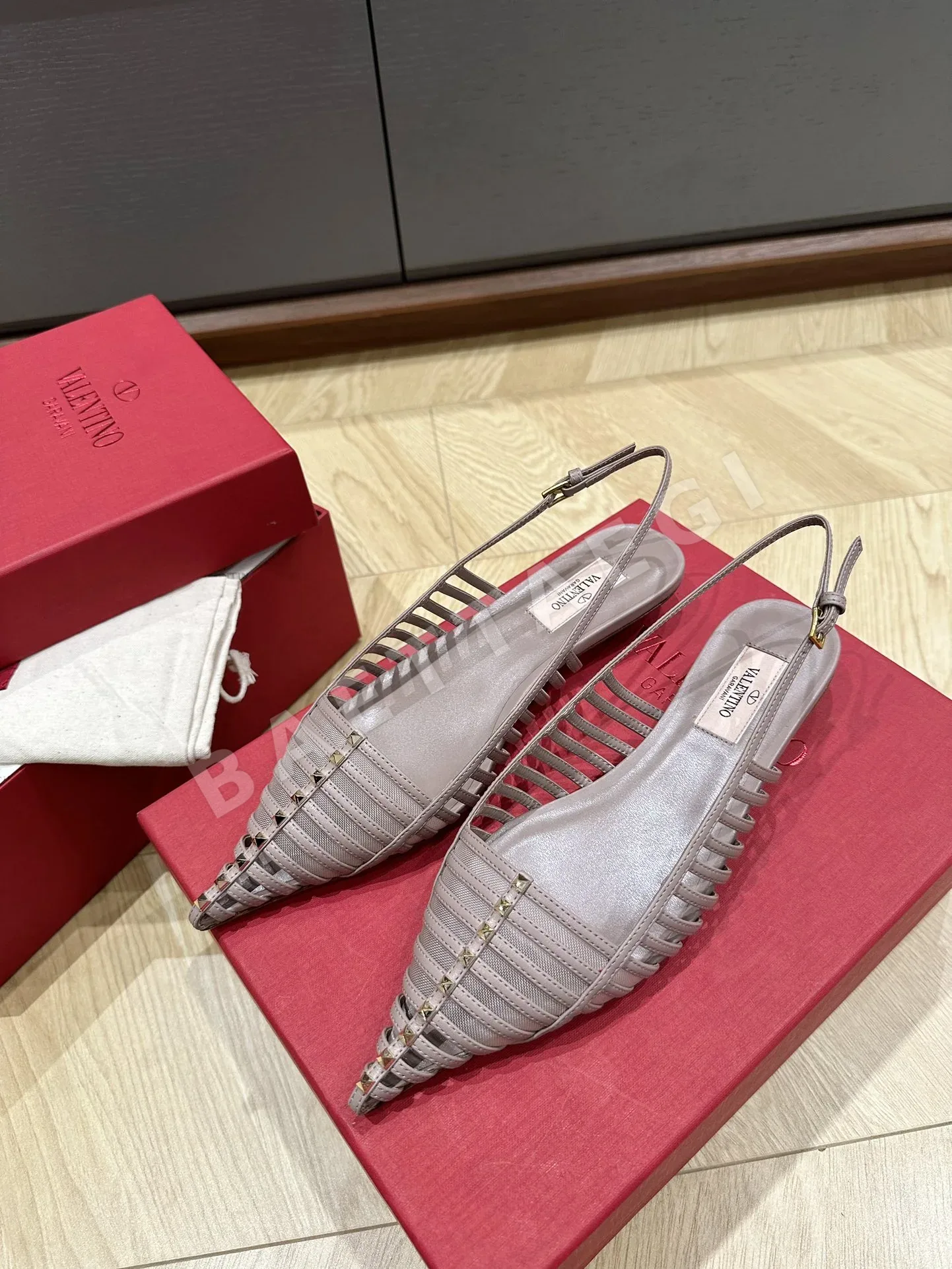 발렌티노 뉴 키튼 힐 오픈 백 샌들 24617