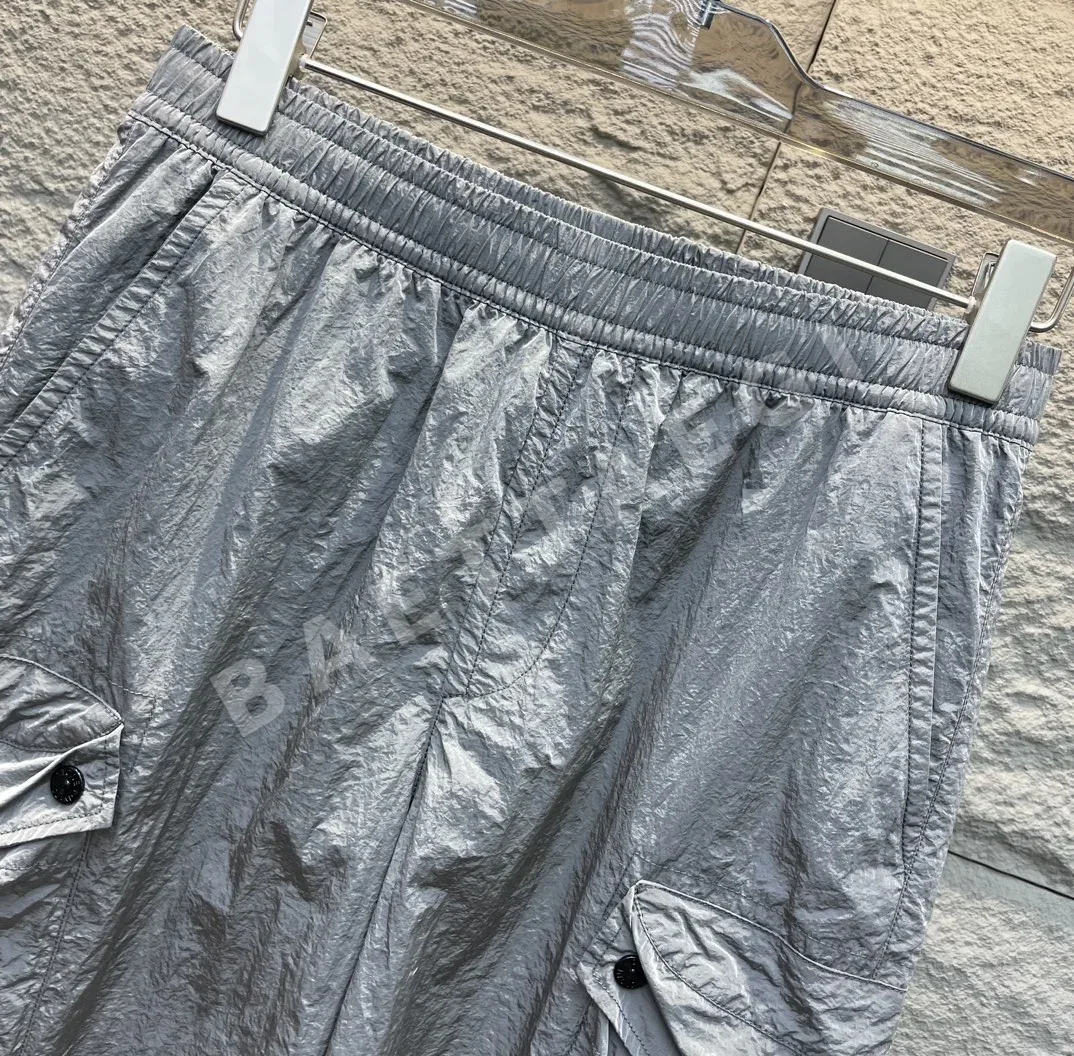 스톤아일랜드 경량 메탈릭 나일론 멀티 포켓 남성 반바지 상세 이미지 8