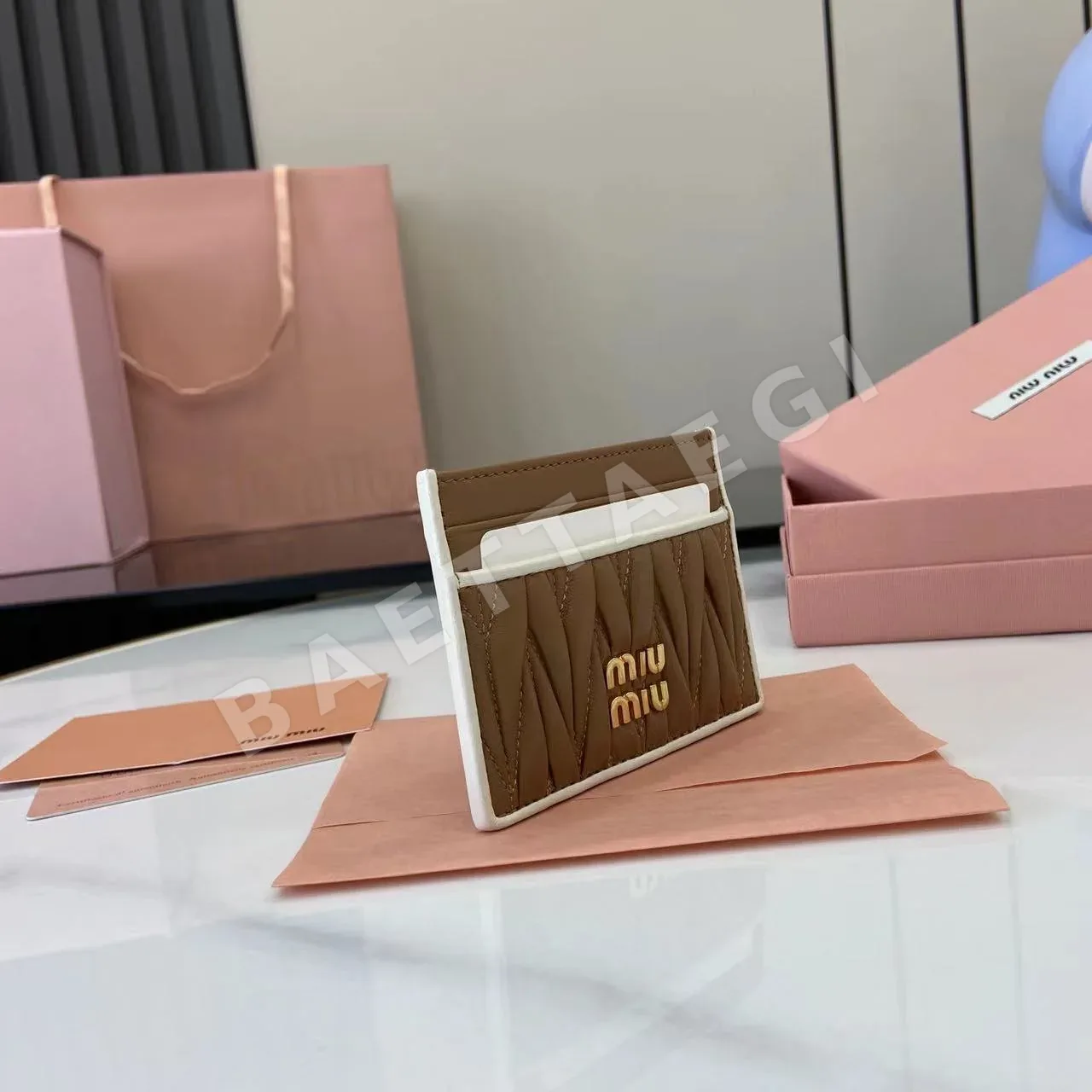 미우미우 지갑 상세 이미지 2