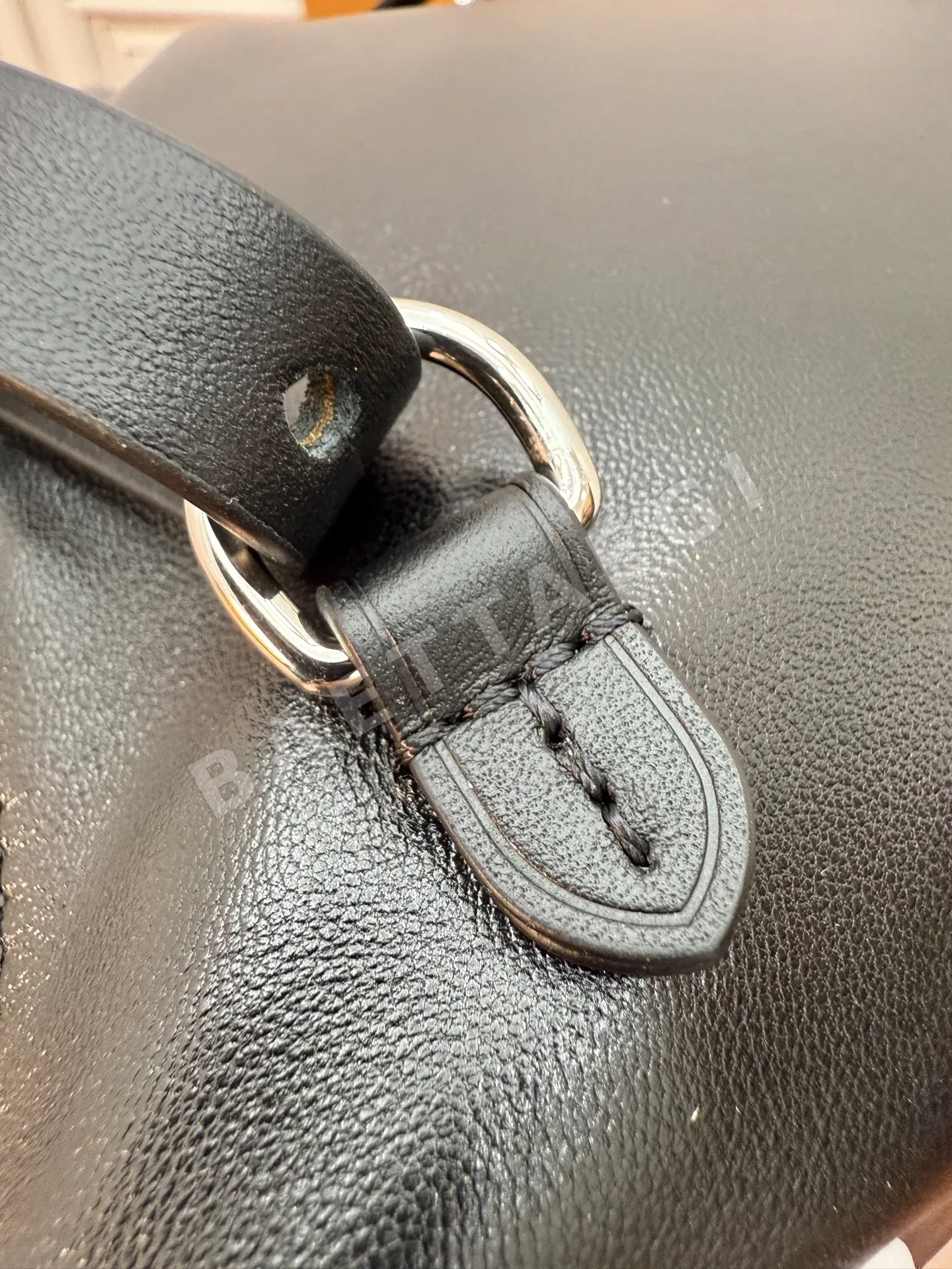 루이비통 M25522 가방 상세 이미지 7