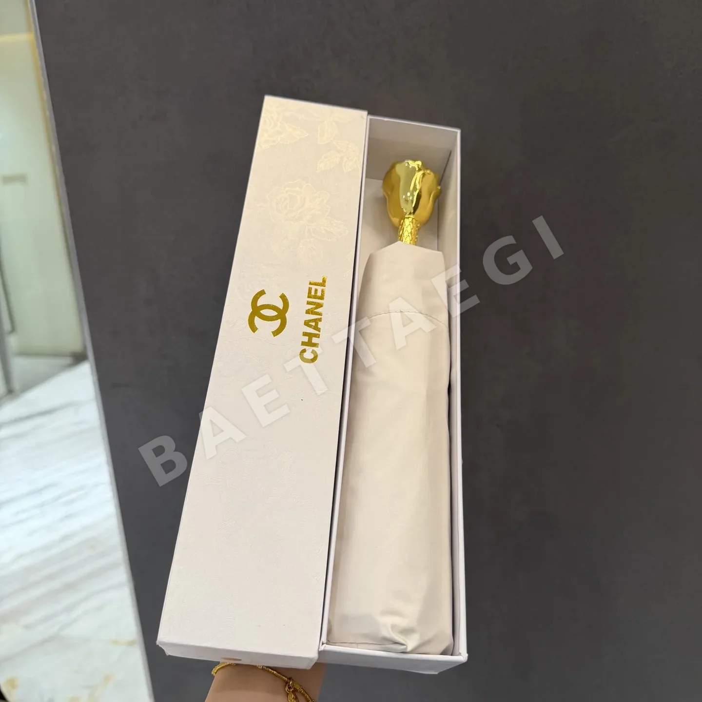 샤넬 장미 손잡이 삼단 수동 우산 85264