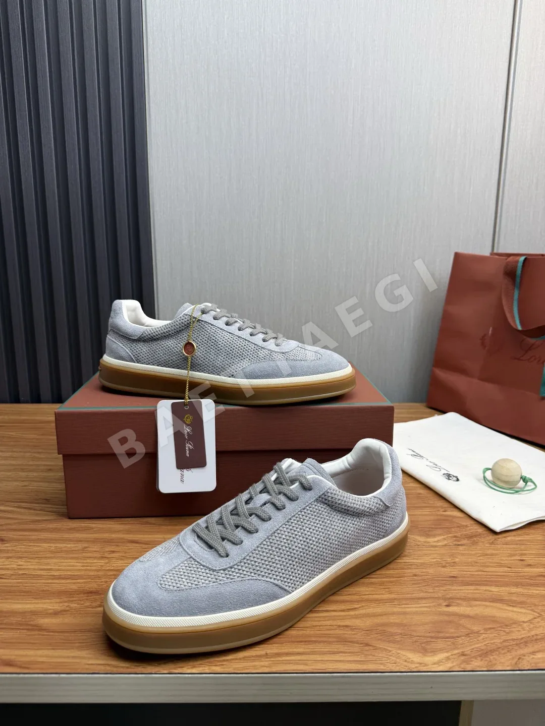 로로피아나 남성용 캐주얼 스니커즈 상세 이미지 4