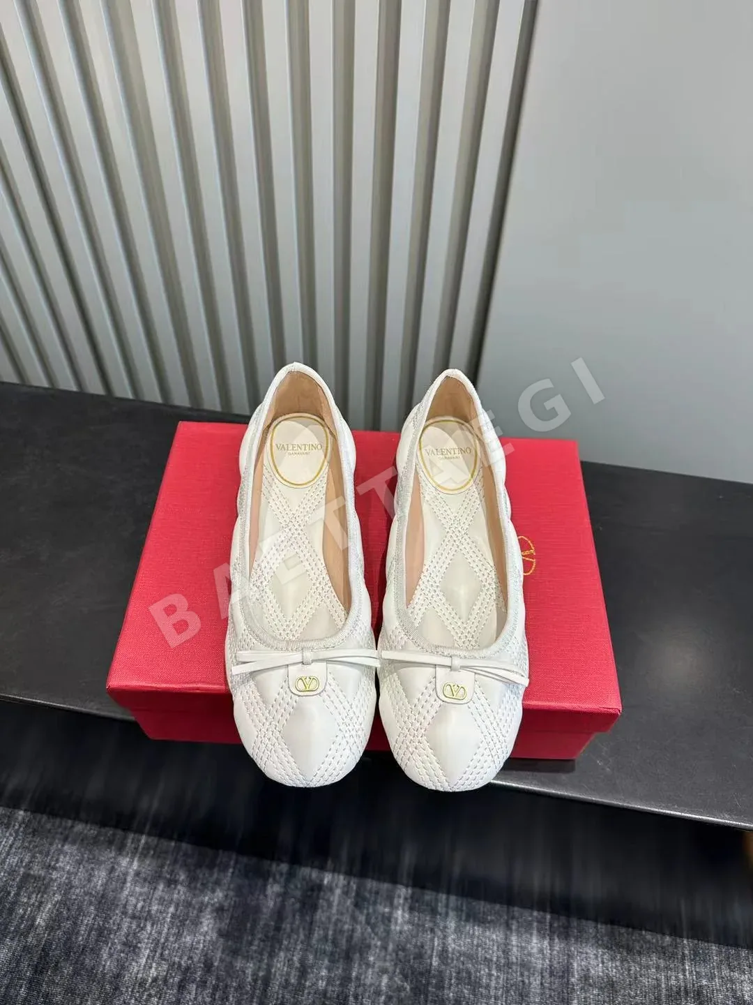 발렌티노 퀼팅 보우 램스킨 발레리나 슈즈 상세 이미지 2
