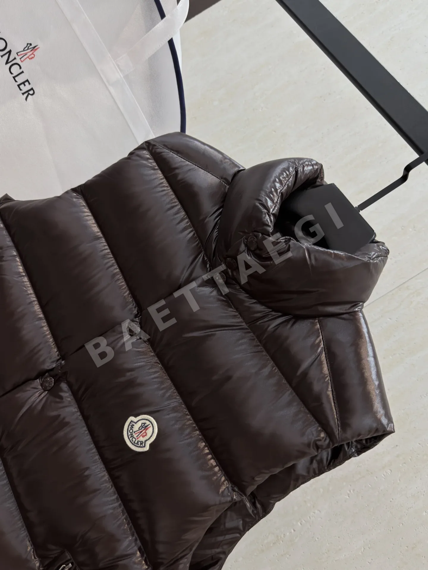 몽클레르 화이트 덕다운 남성 조끼 상세 이미지 8