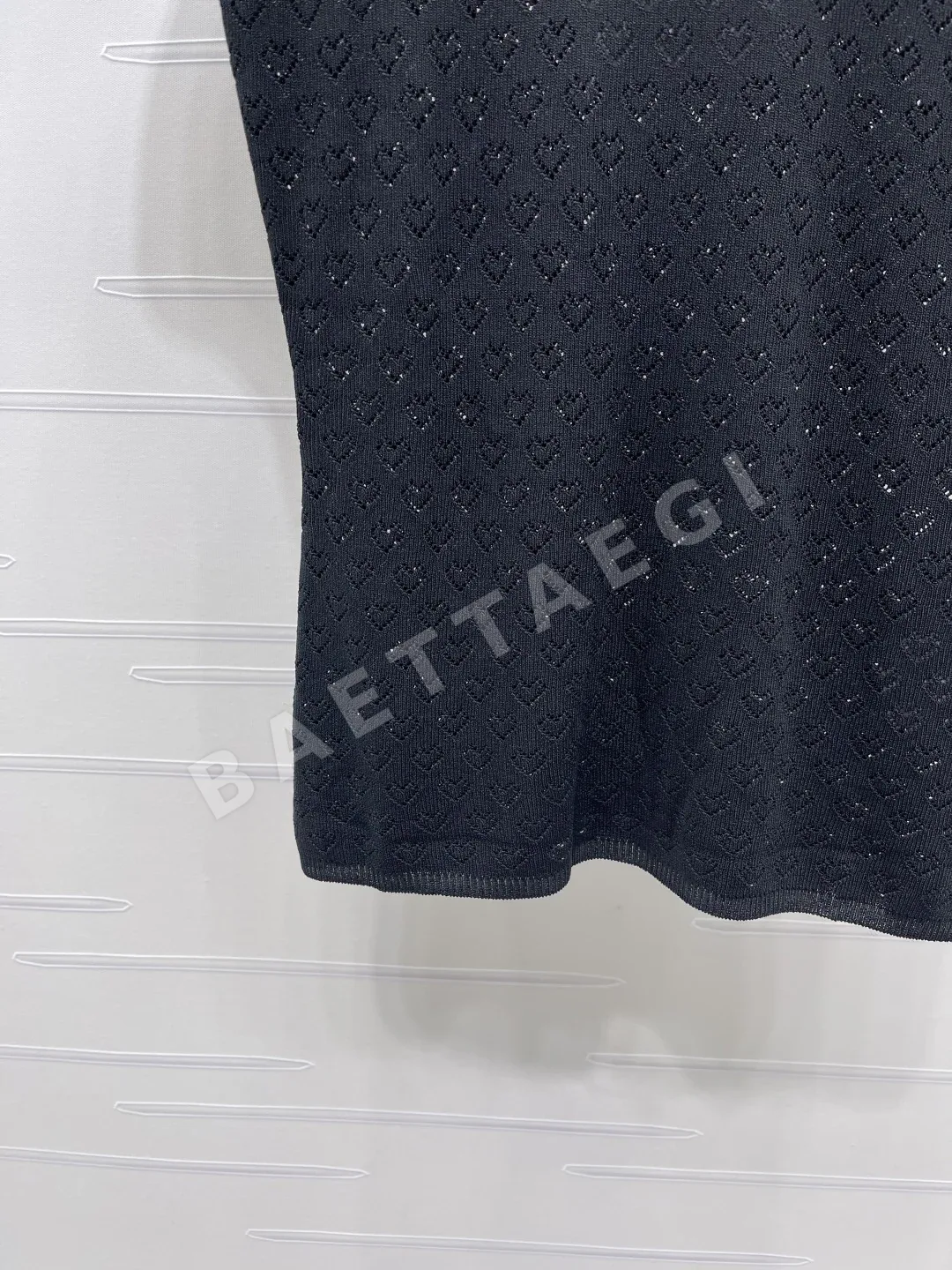 샤넬 하트 펀칭 반팔 니트 탑 상세 이미지 5
