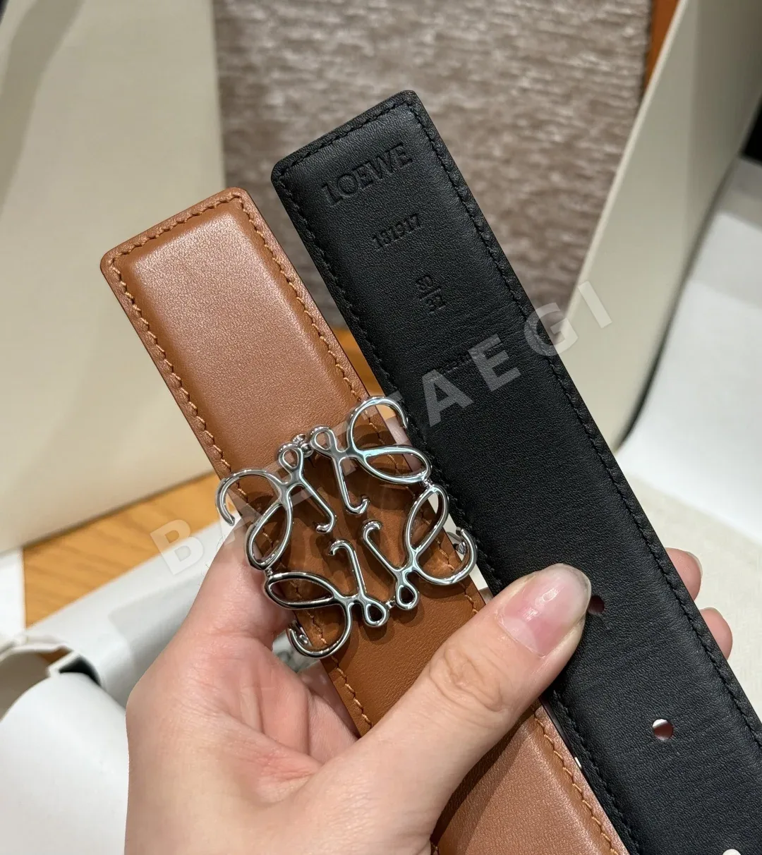 로에베 아나그램 양면 가죽 벨트 상세 이미지 6