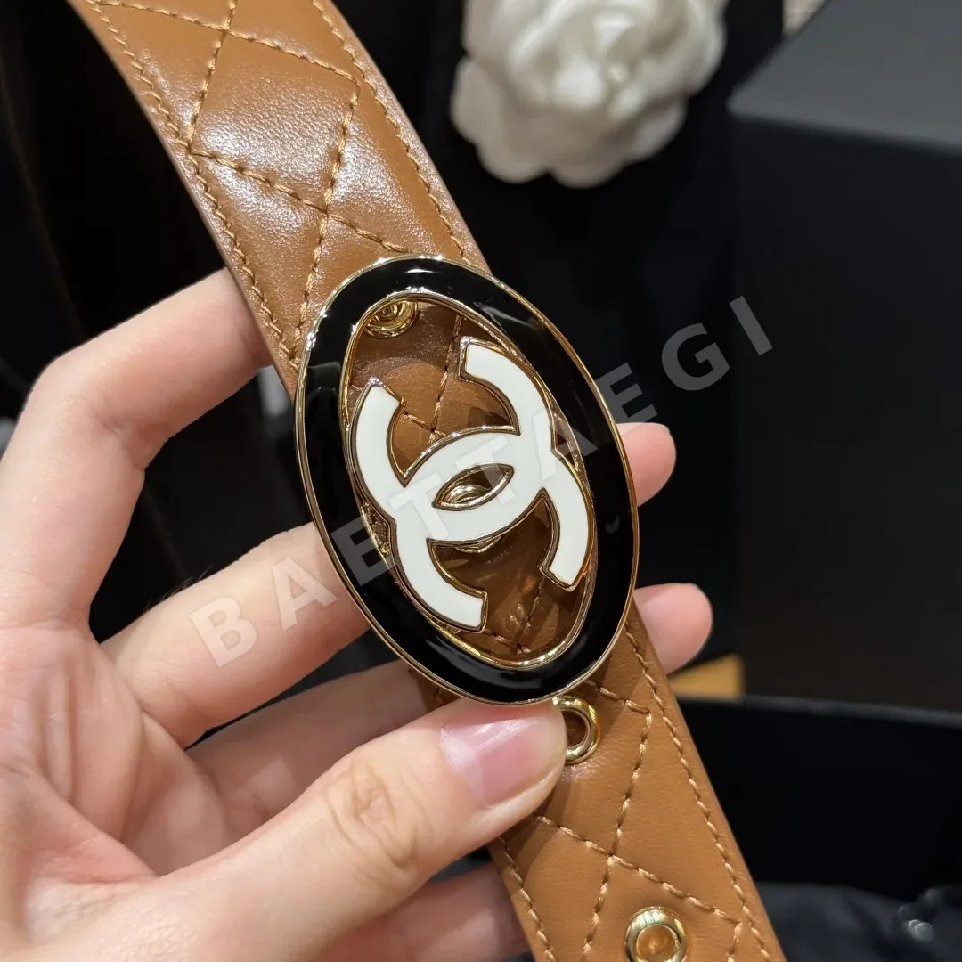 샤넬 둥근 더블 C 로고 램스킨 벨트 상세 이미지 8