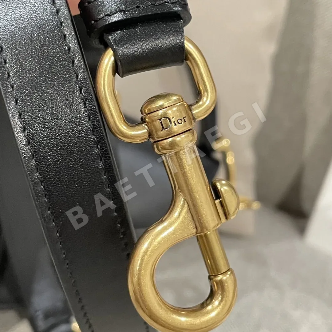 디올 빅 새들 블랙 가방 상세 이미지 6