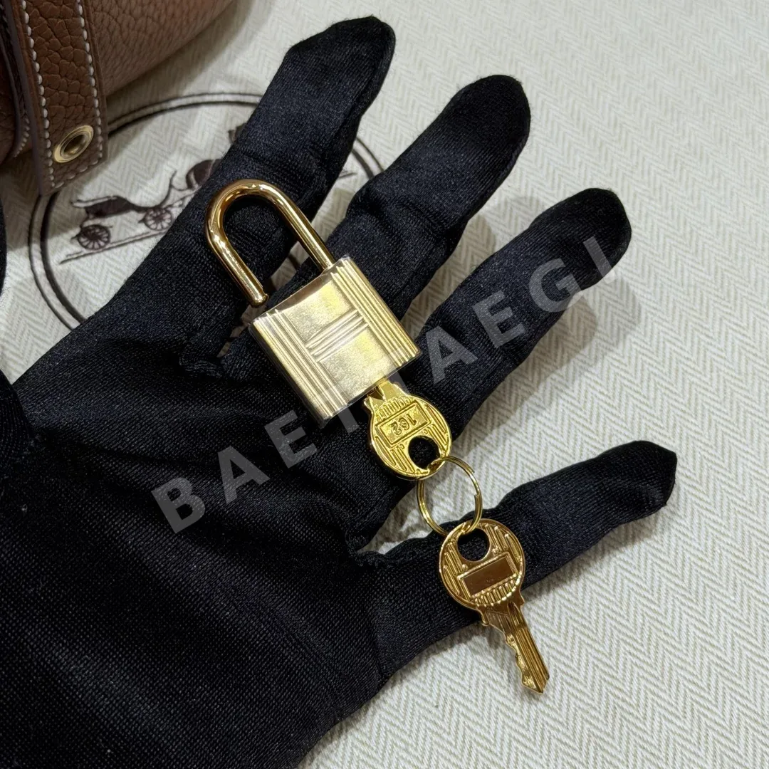 에르메스 피코탄 락 크레망스 가죽 지갑 상세 이미지 6