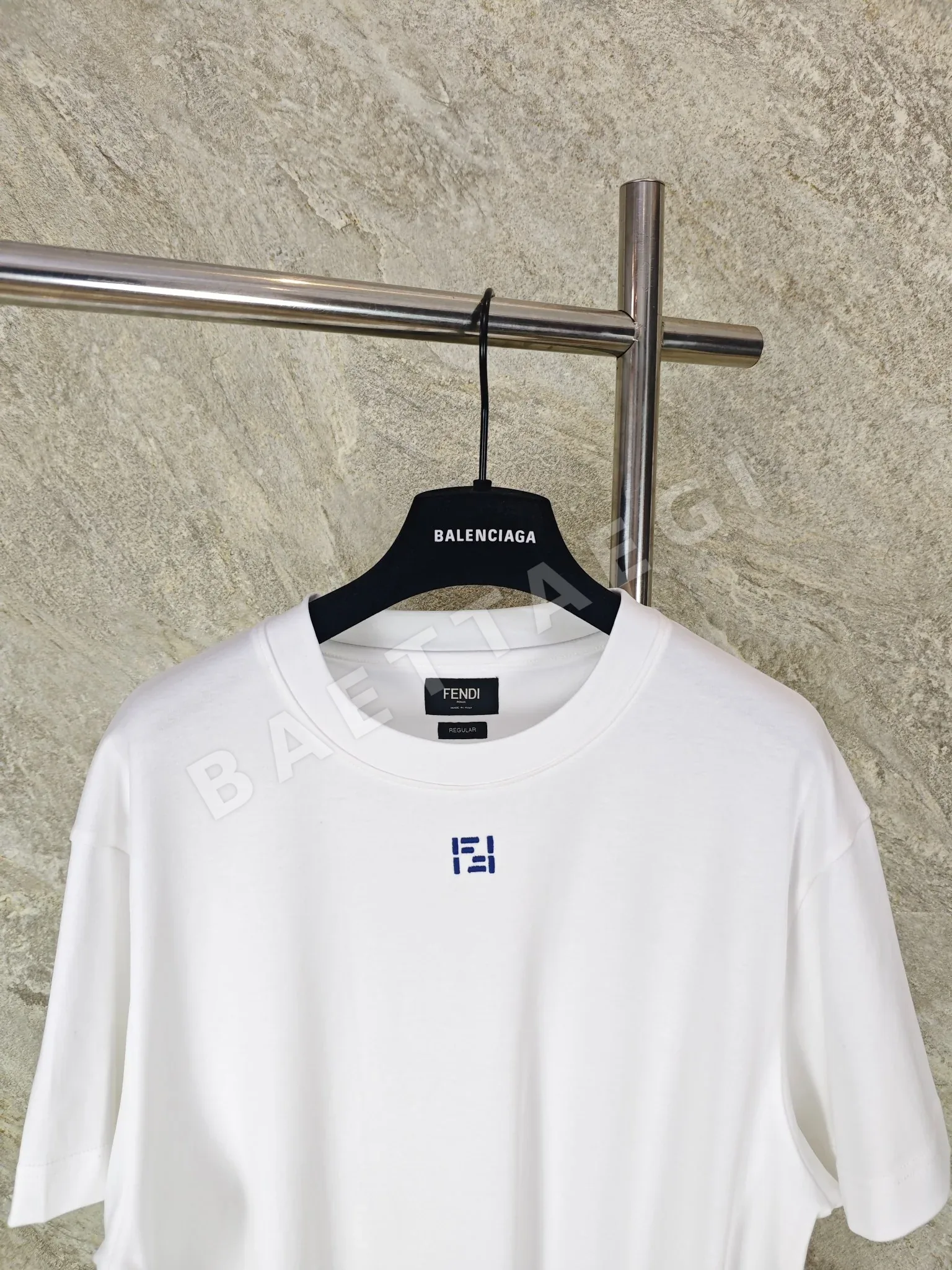 펜디 더블F 자수 크루넥 반팔 티셔츠 상세 이미지 3