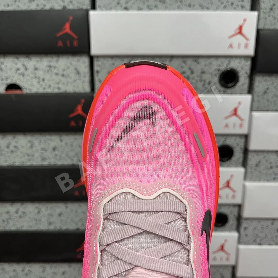 나이키 줌 보메로 18 HV8154-604 201116 Nike Zoom Vomero 18 상세 이미지 8
