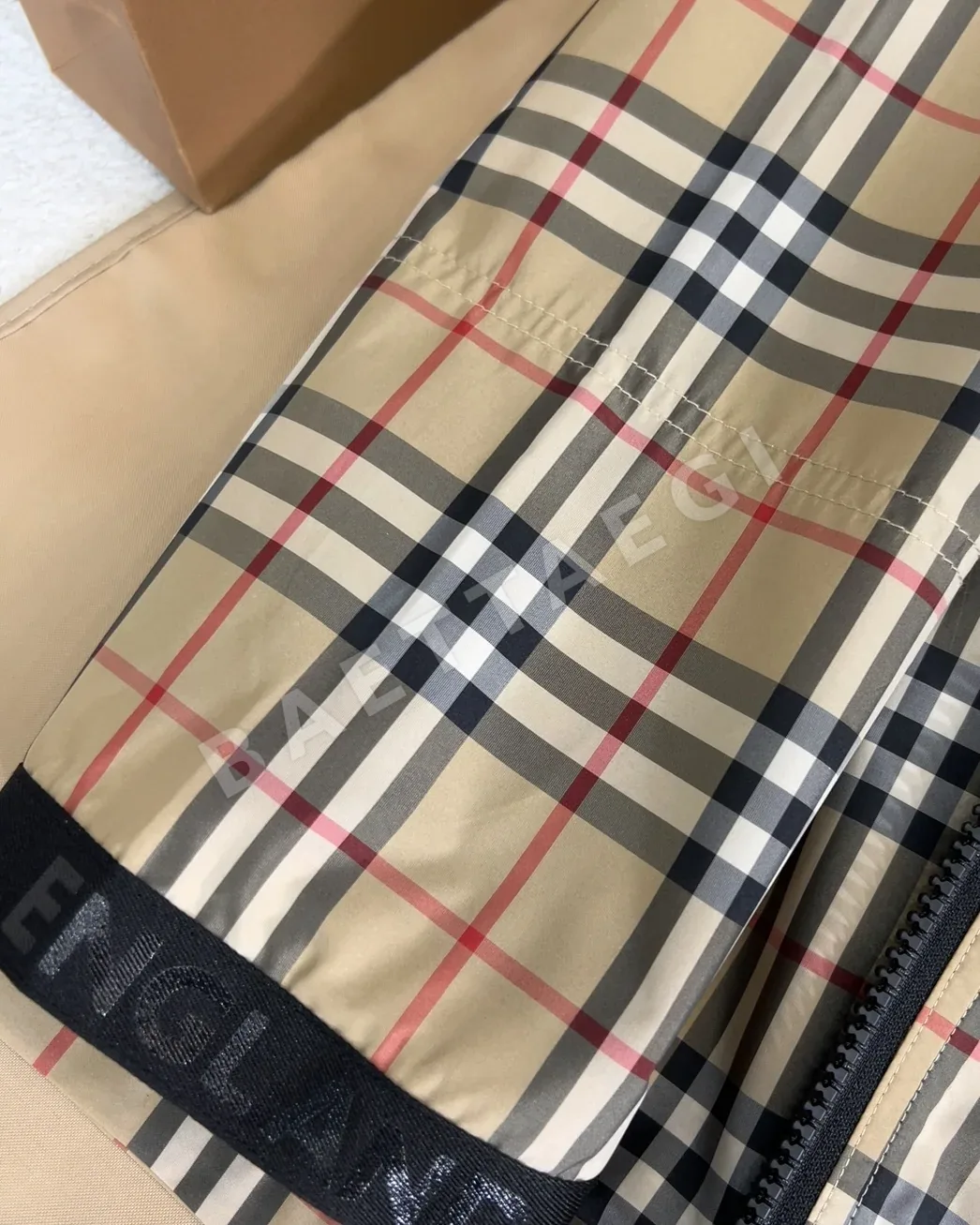 버버리 체크 패턴 드로스트링 후드 재킷 상세 이미지 5