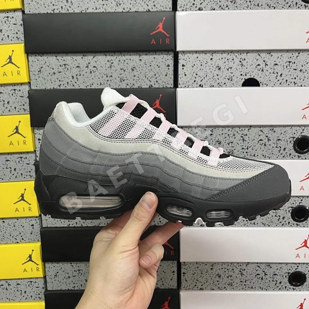 나이키 [GX] 에어 맥스 95 CJ0588-001 201230 Nike Air Max 95 Gunsmoke Pink Foam 상세 이미지 4