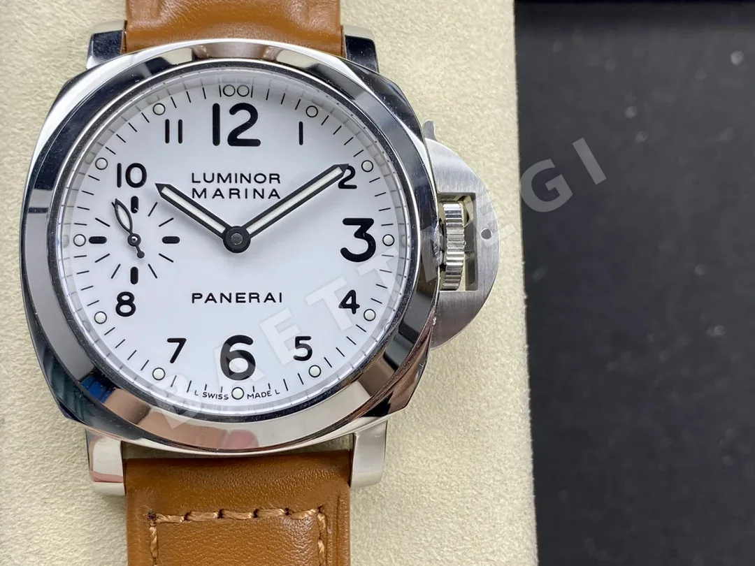 파네라이 PAM113 수동 시계