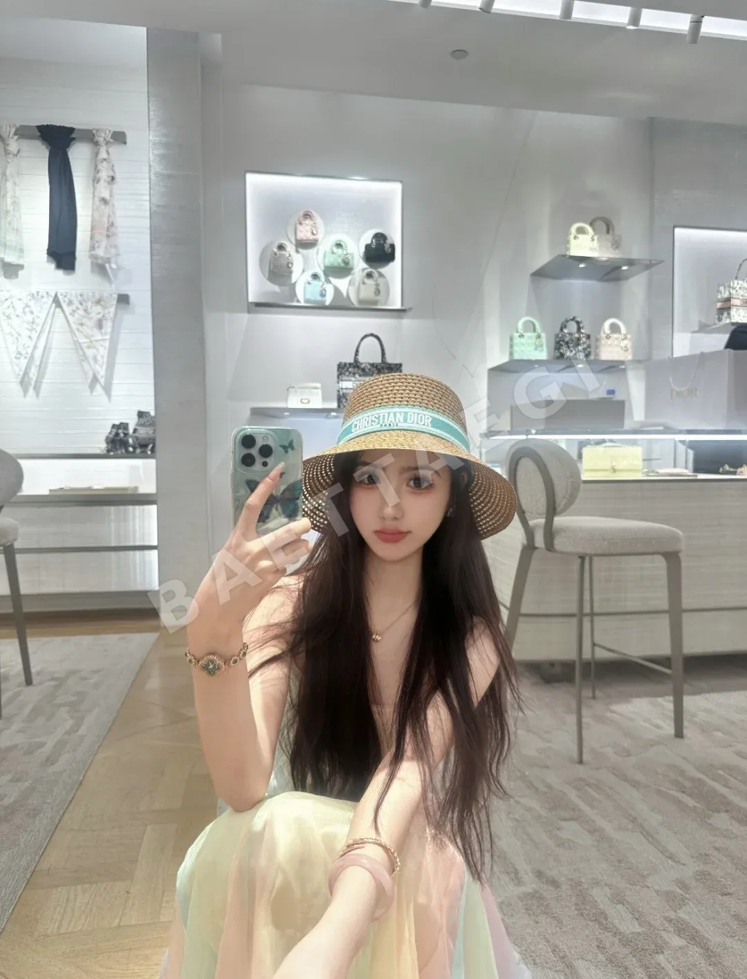 디올 투각 탑햇 모자 133640