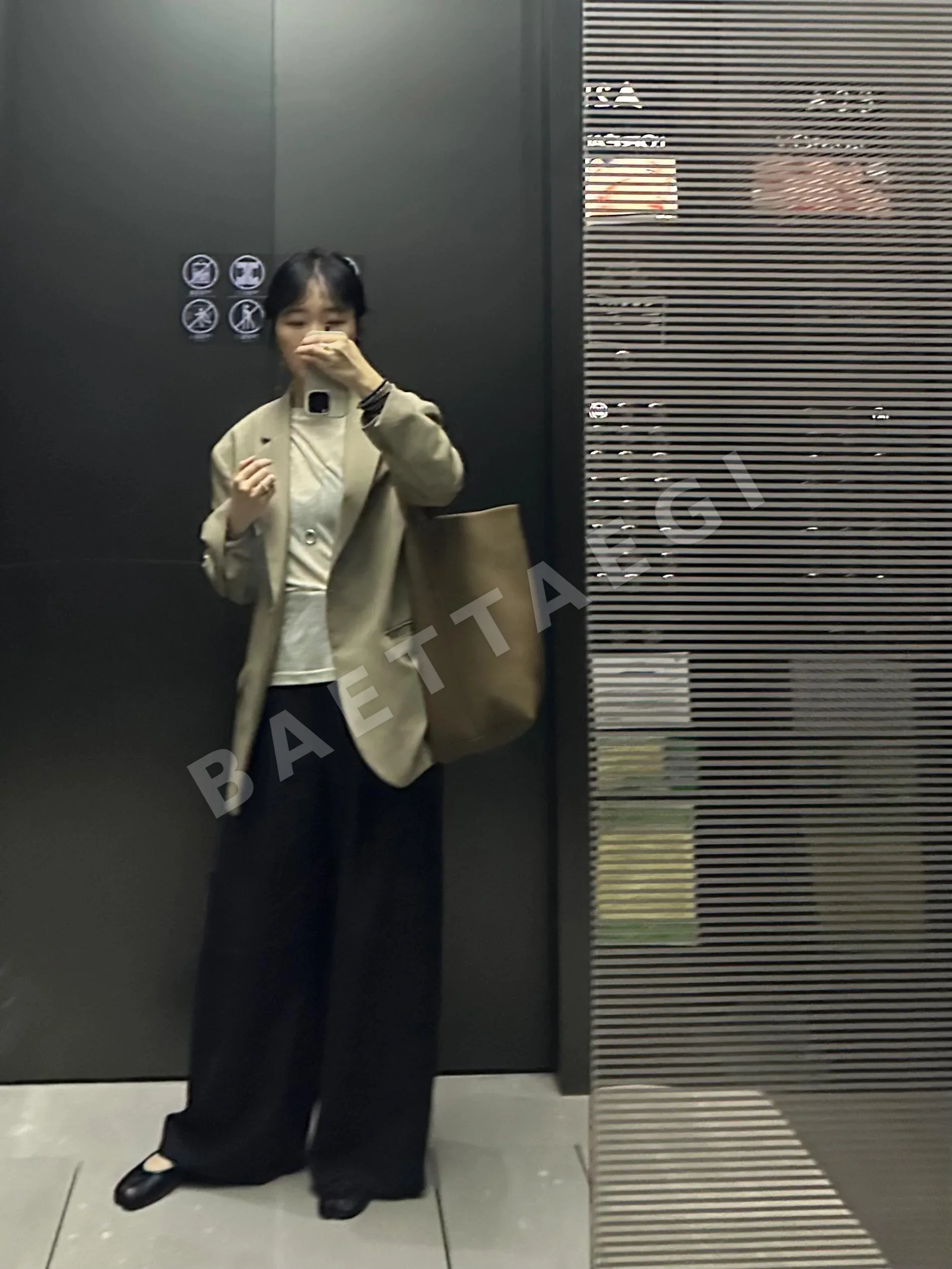 더로우 버킷백 상세 이미지 3