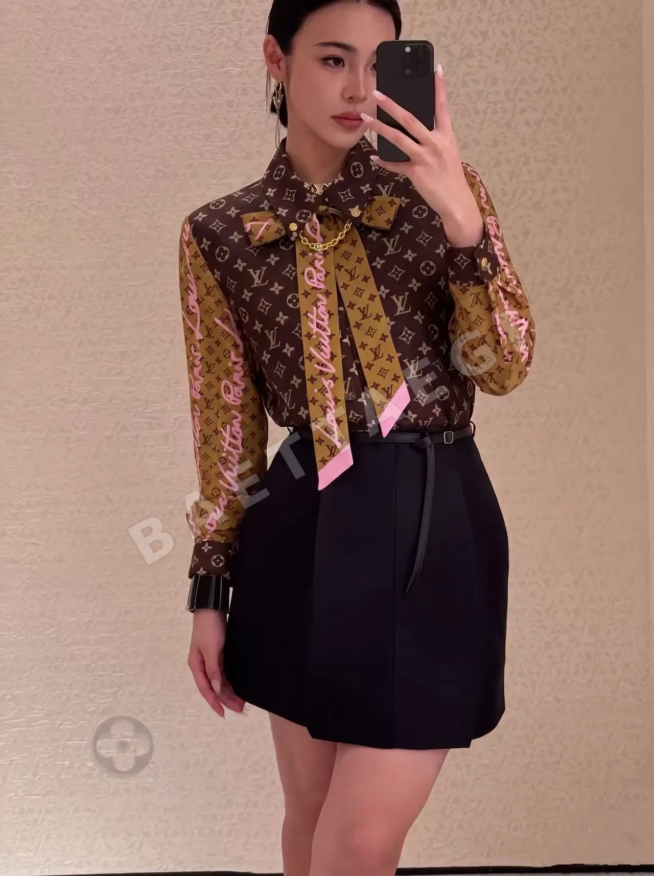 루이비통 모노그램 핑크 그래피티 실크 셔츠 202588