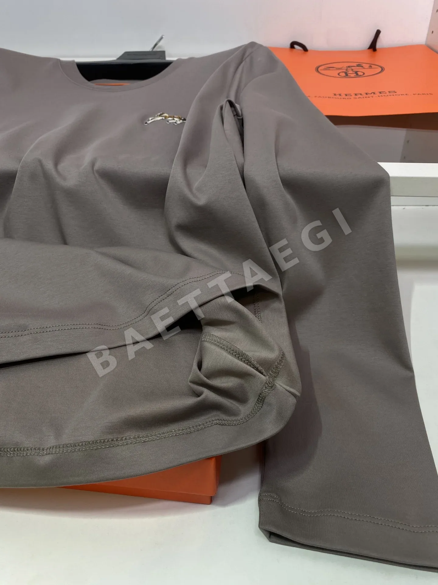 에르메스 80수 액체 암모니아 크루넥 남성 긴팔 티셔츠 상세 이미지 7