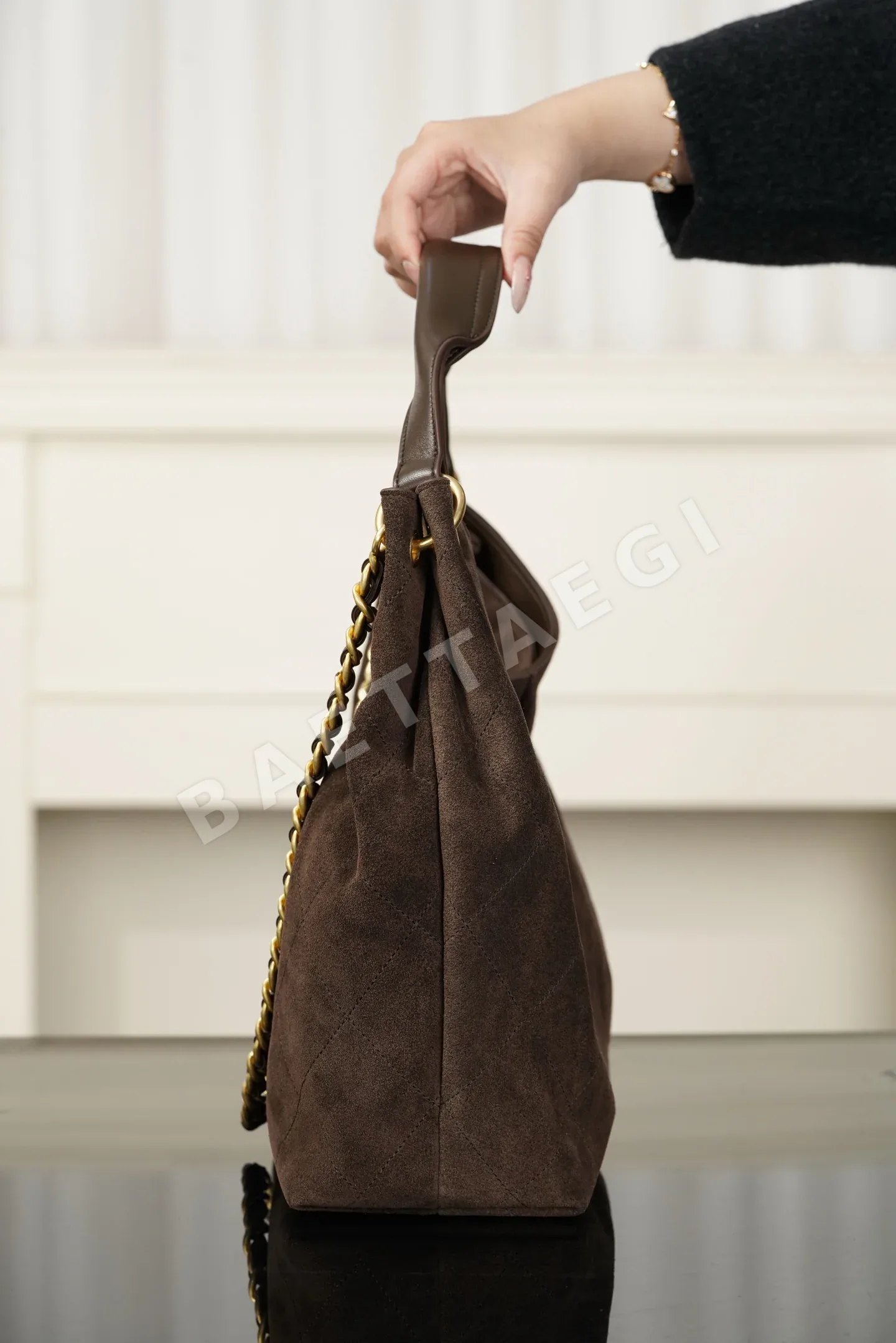 샤넬 뉴 히피 허브 스웨이드 라지 가방 상세 이미지 7