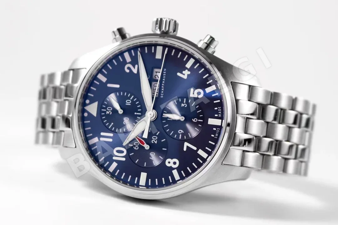 IWC 파일럿 크로노그래프 시계 상세 이미지 2