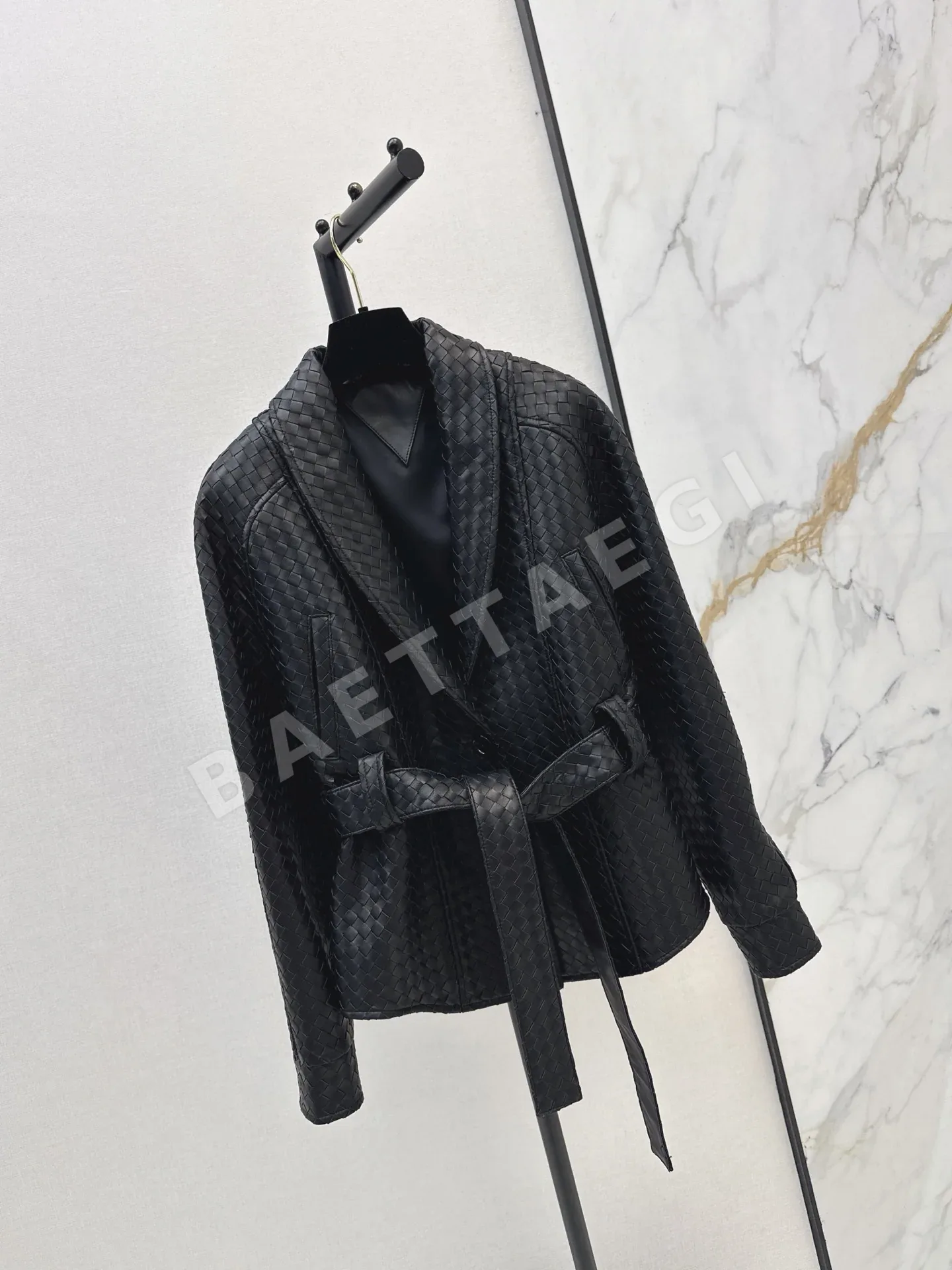 보테가베네타 램스킨 꽃무늬 오버사이즈 가죽 자켓 상세 이미지 2