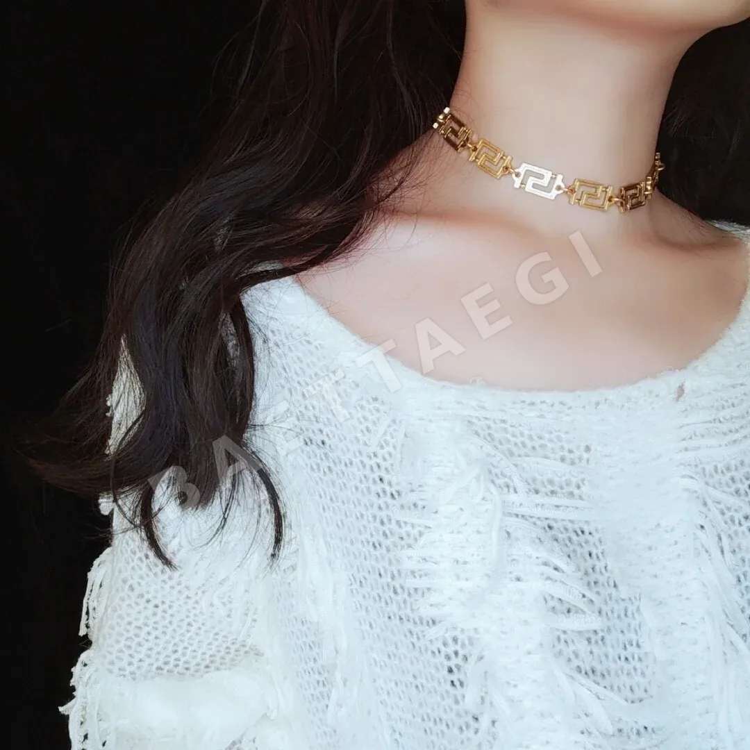 베르사체 메두사 로고 황동 목걸이 상세 이미지 4