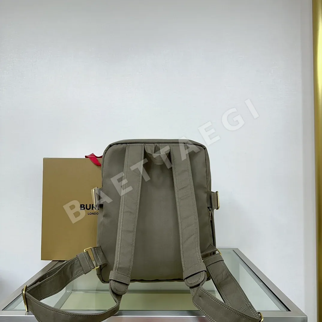 버버리 승마장식 백팩 상세 이미지 3