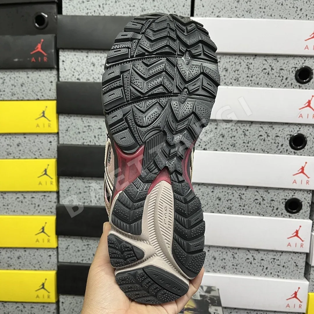 아식스 [XY] 젤 카하나 8 1012B634-021 200350 Asics Gel-Kahana 8 상세 이미지 4