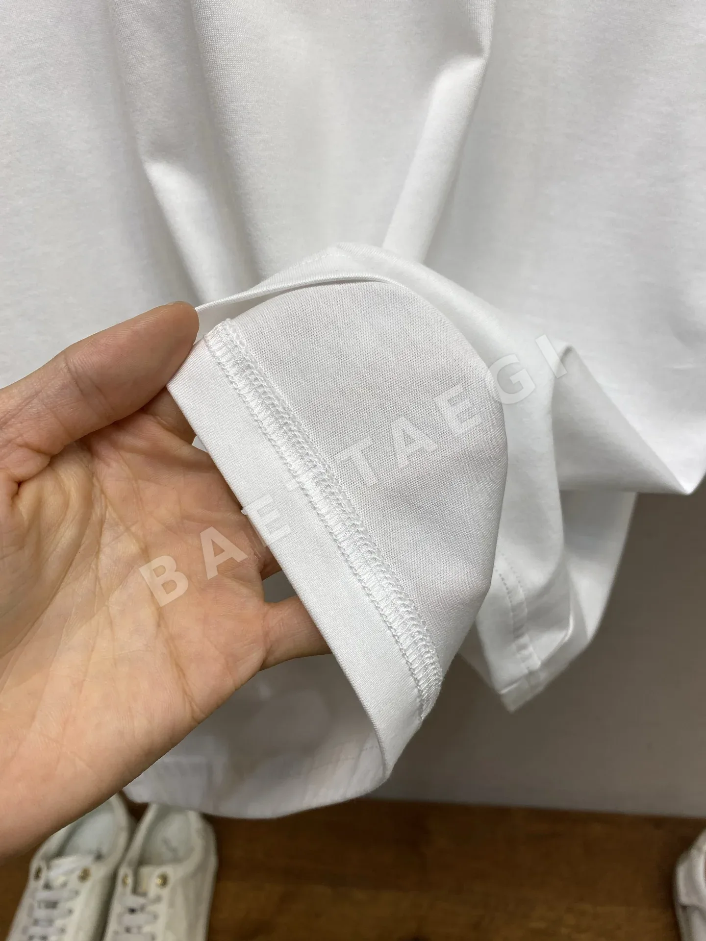 로에베 로고 자수 코튼 반팔 티셔츠 상세 이미지 7