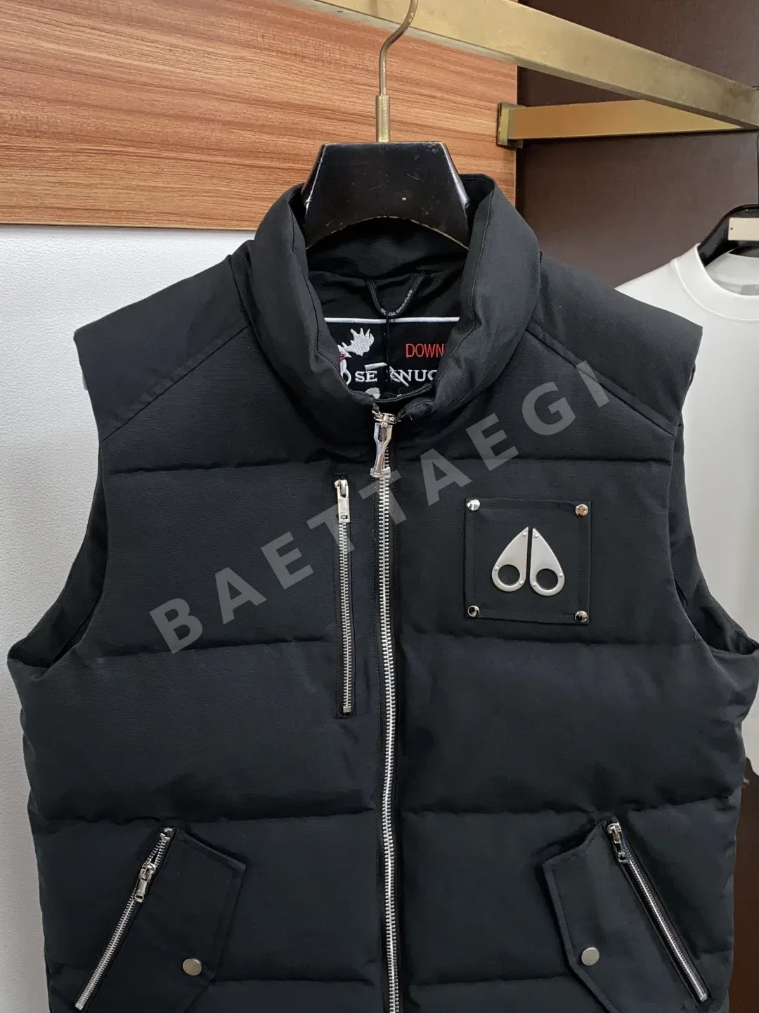 무스너클 다운 패딩 조끼 상세 이미지 2