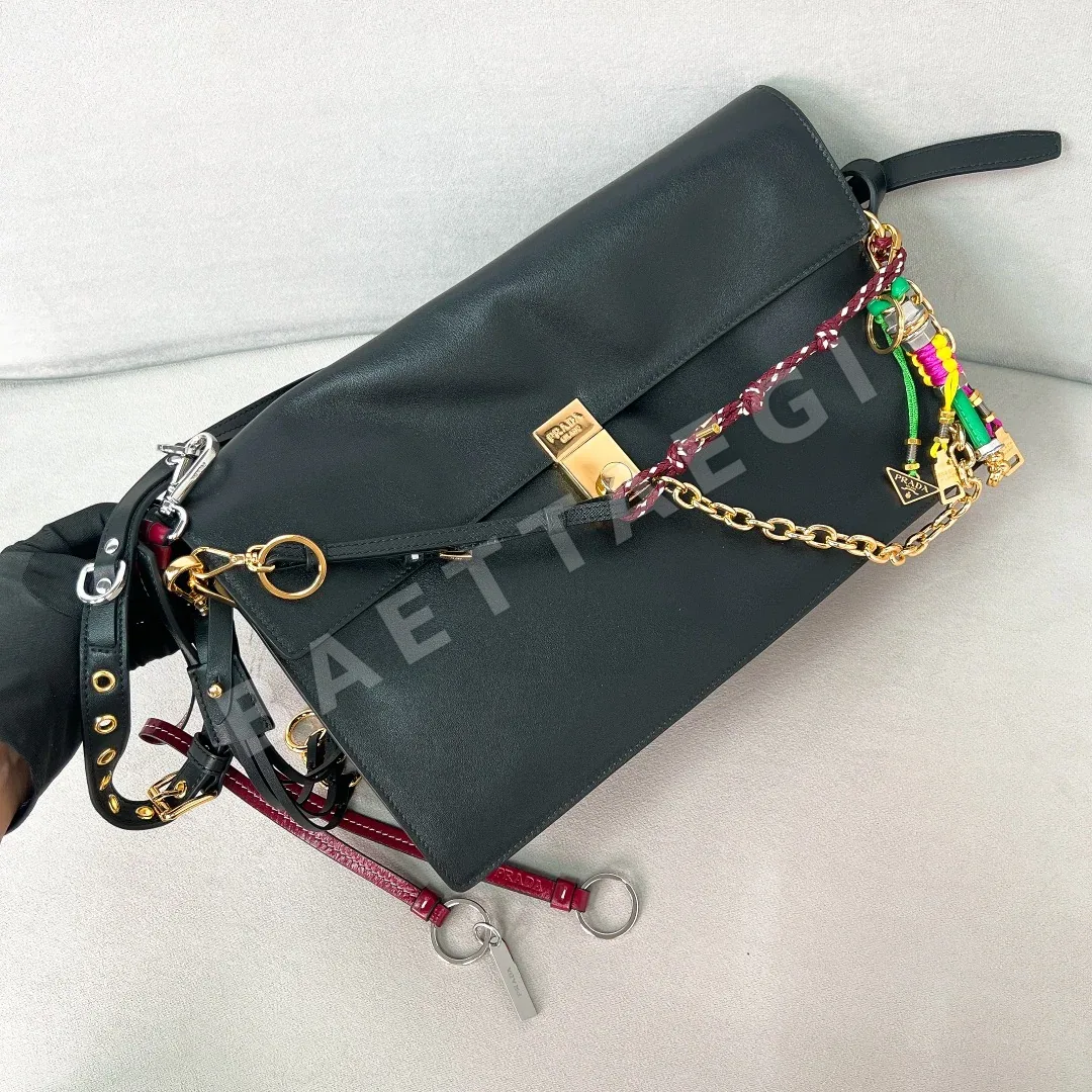 프라다 소프트 사운드 아코디언 핸드백 1BD378 상세 이미지 2