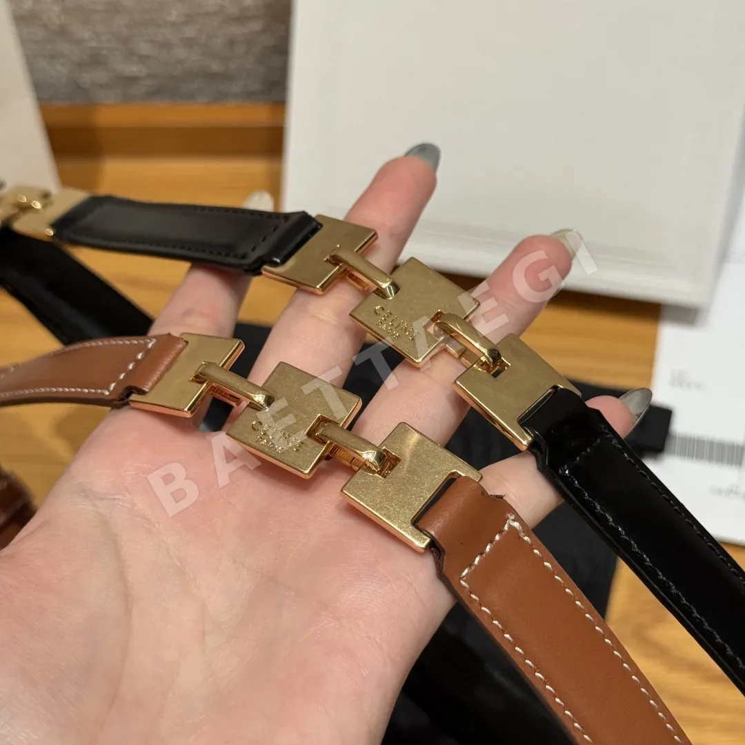 셀린느 TRIOMPHR 로고 가죽 슬라이드 벨트 상세 이미지 2