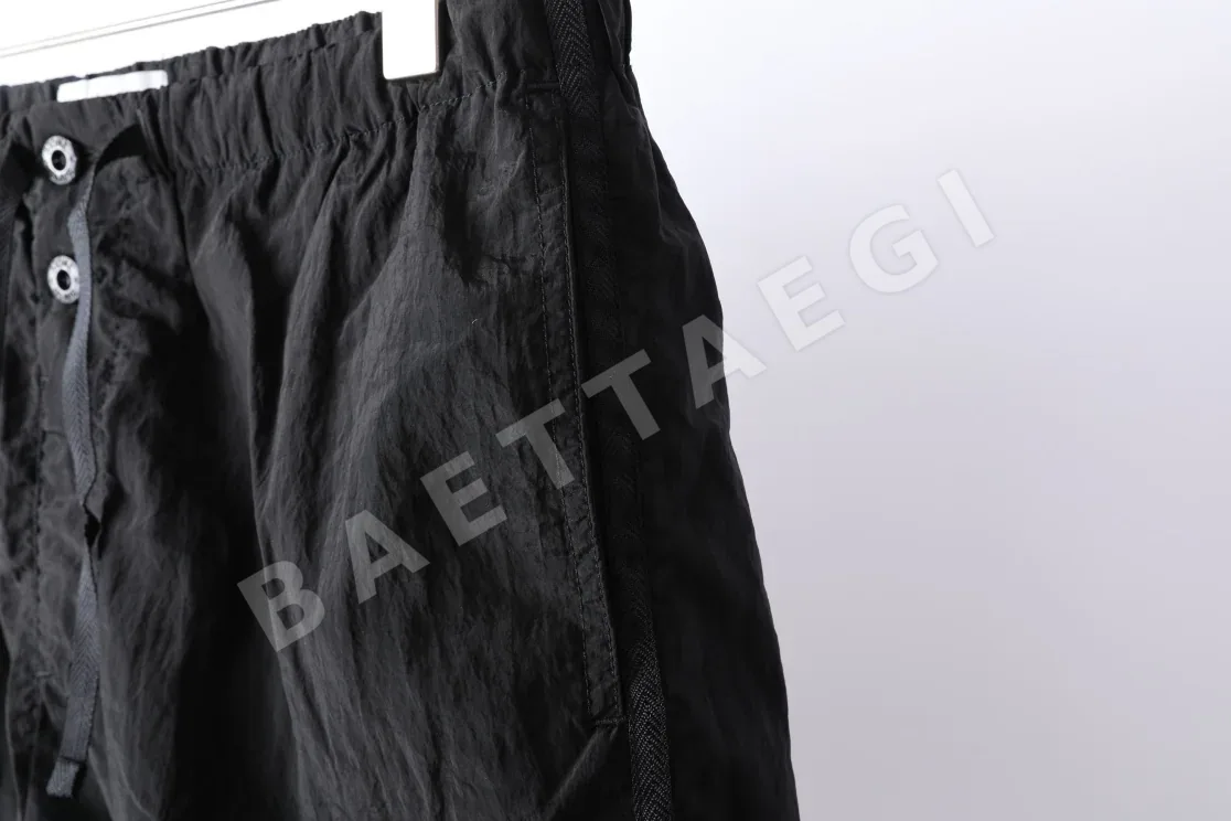 스톤아일랜드 메탈릭 나일론 경량 남성 반바지 상세 이미지 6