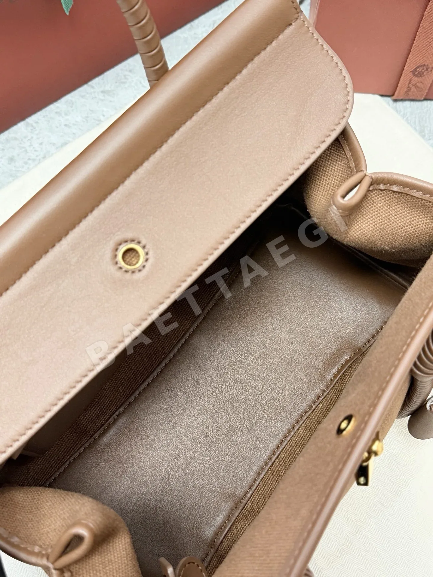 로로피아나 라마 브라운 위빙 핸드백 상세 이미지 9