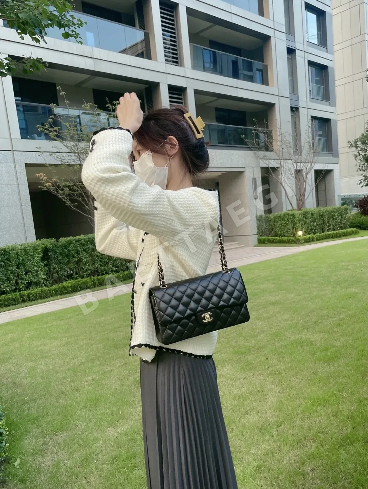 샤넬 클래식 플랩 블랙 램스킨 가방 상세 이미지 3