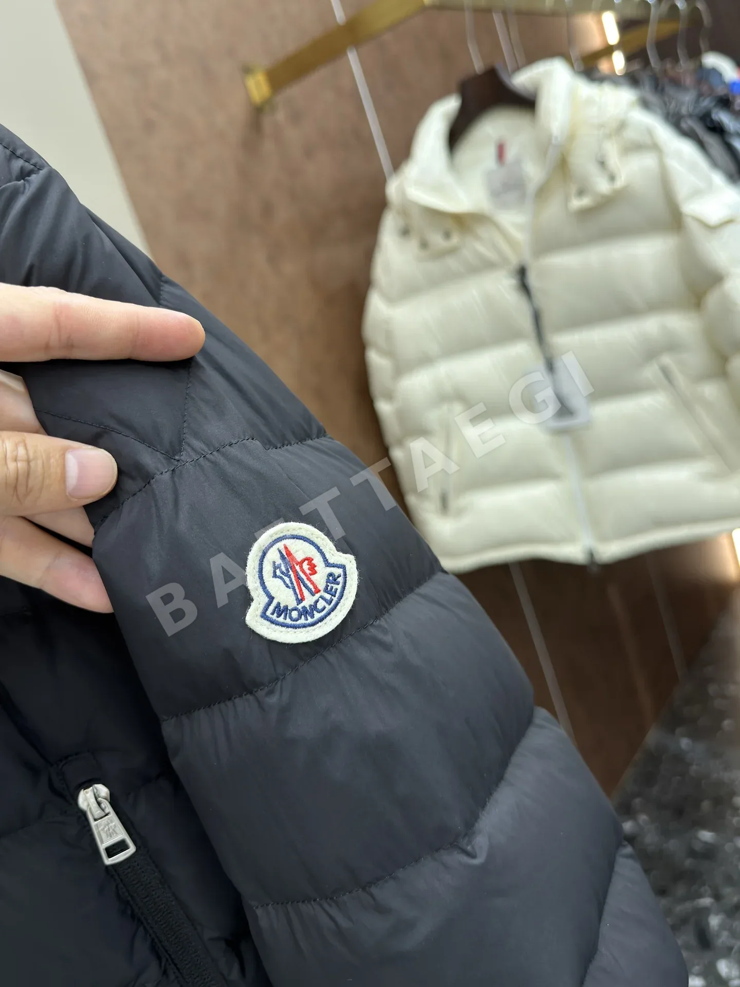 몽클레르 남성 후드 다운 패딩 재킷 상세 이미지 5
